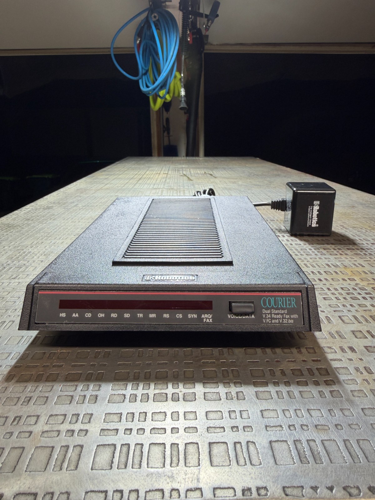 Vintage US Robotics Courier V34 Fax V32 BIS Dual Standard External 56K Modem