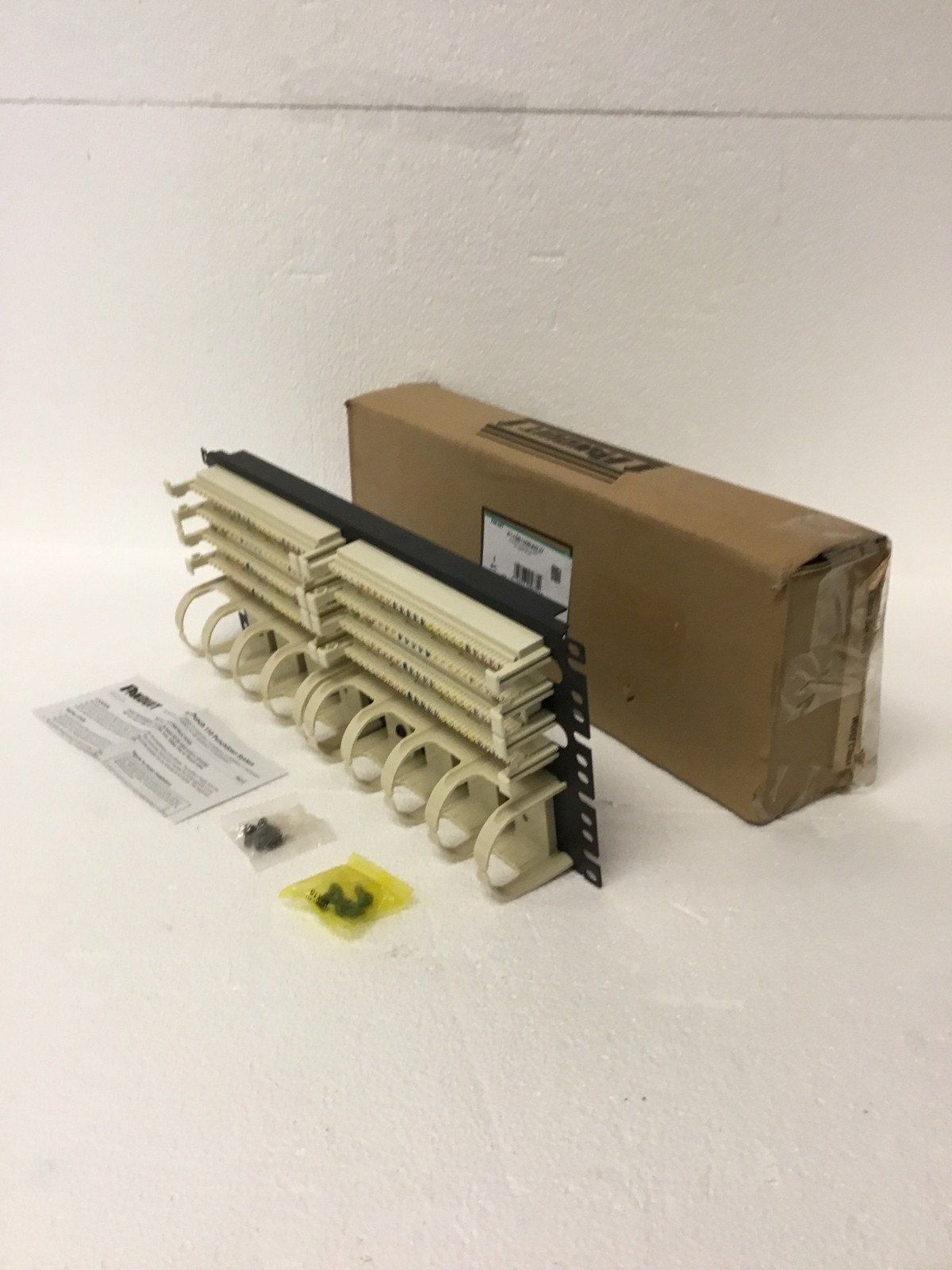 NEW Panduit P110B100R4WJY 110 Pan-Punch Rack Mount Base w/Jumper 