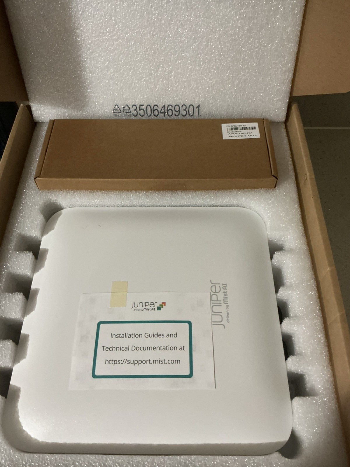 Juniper Networks Mist AI AP63-US Hi-Performance Outdoor Wifi Access Point