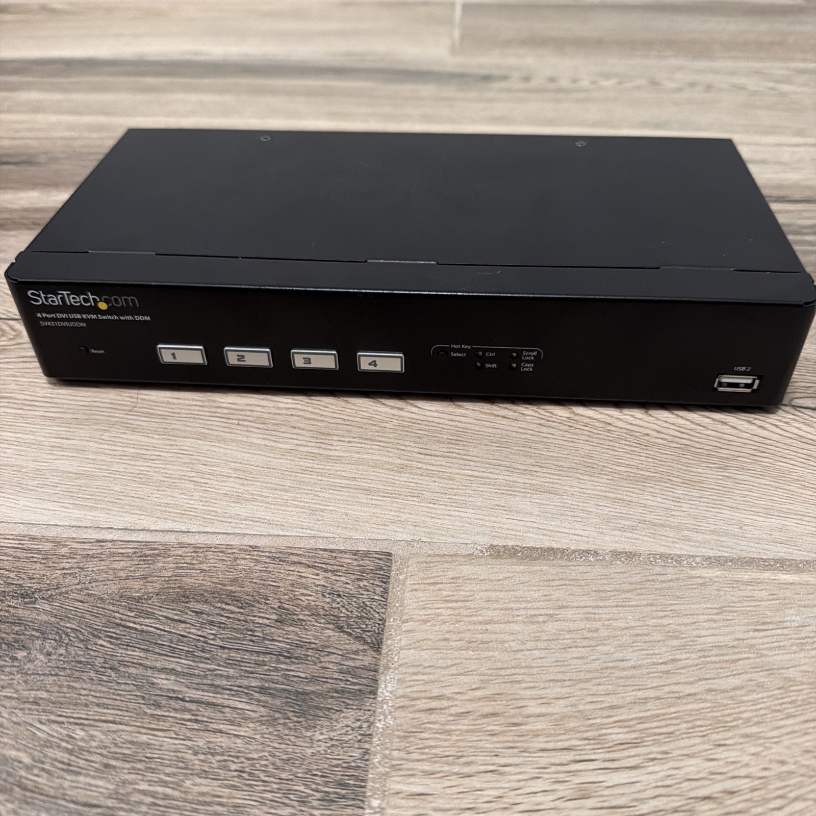 StarTech SV431DVIUDDM 4 Port USB DVI KVM Switch w/ DDM Fast Switching + Adapter