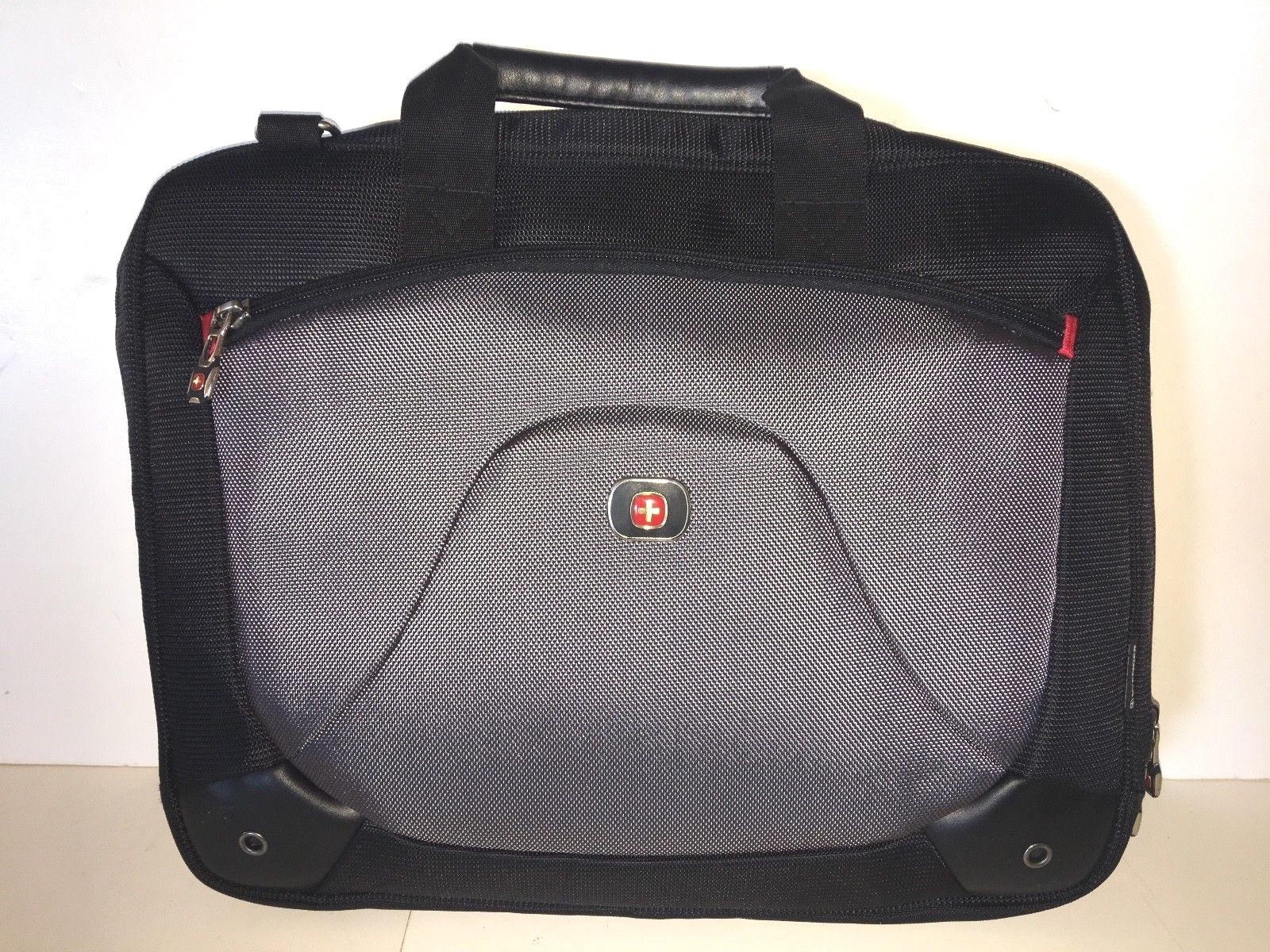 NWOT - Wenger Swiss Gear Laptop Briefcase - Black and Gray w/ Shoulder Strap 