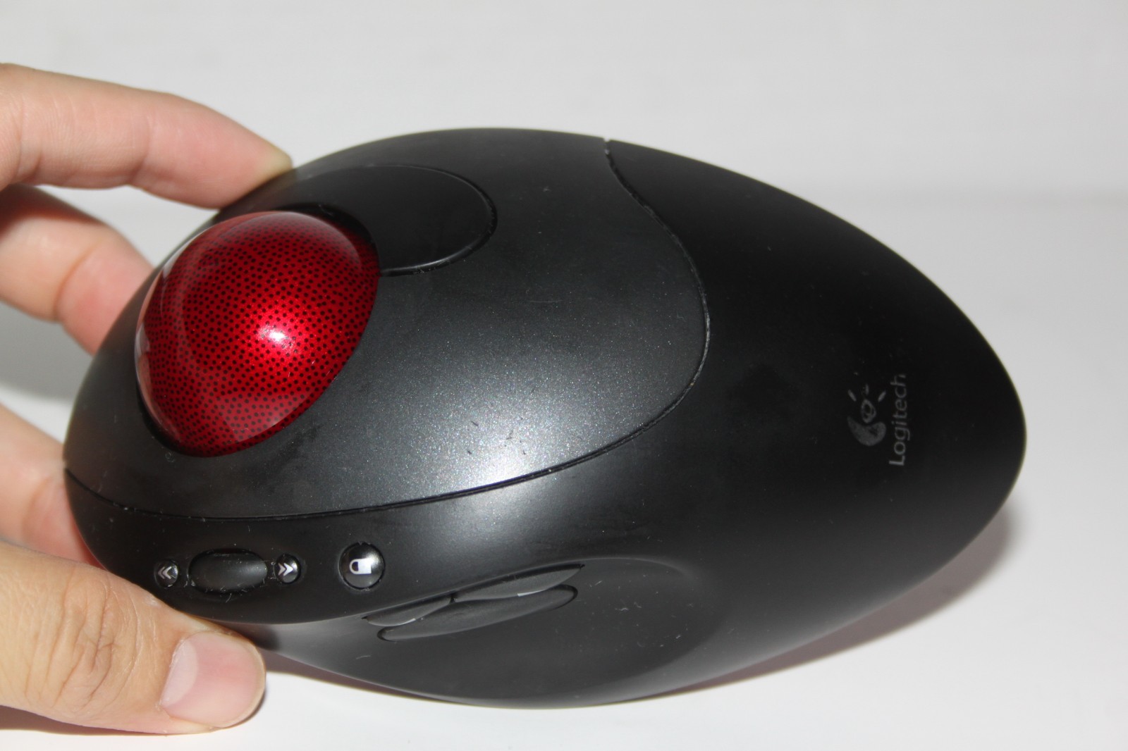 Logitech Cordless Optical TrackMan Trackball mouse model 904369-0403 - untested