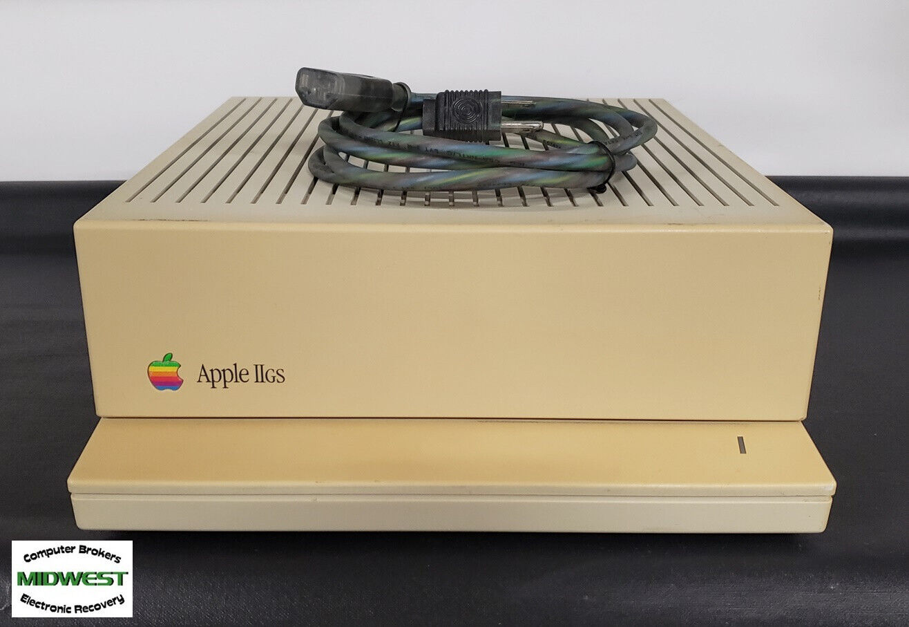 Vintage Apple IIGS Computer A2S6000 w/Memory Expansion Card