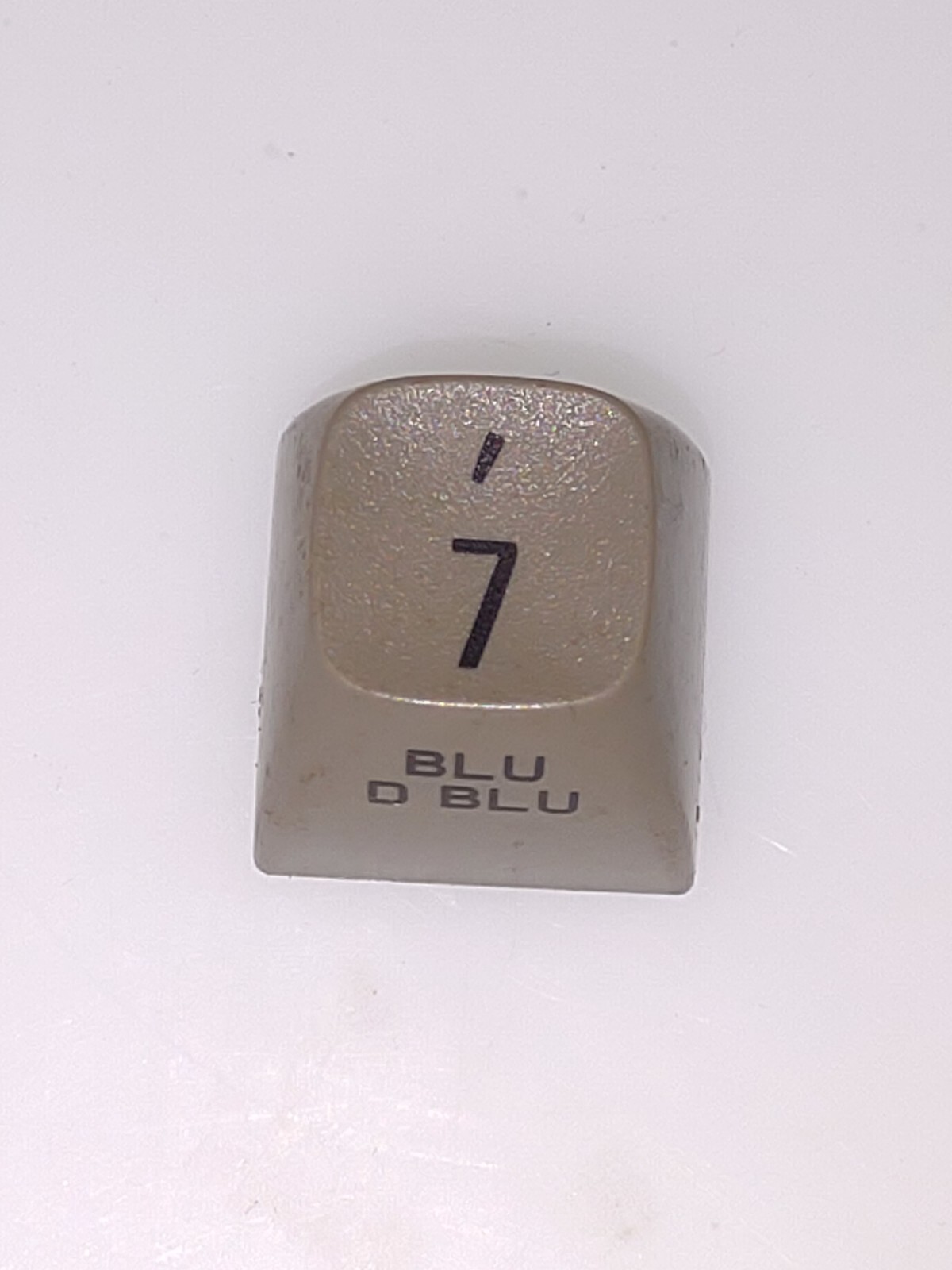 Commodore 16 GREY replacement #7 KEY ONLY