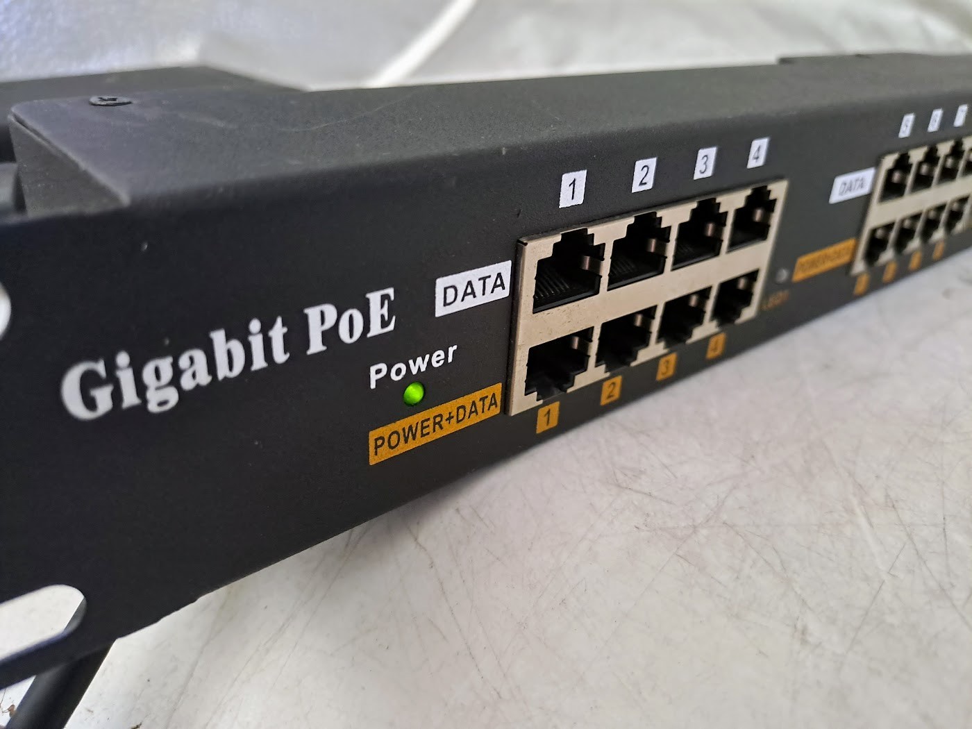 PoE Texas WS-GPOE-16-A 16-Port Gigabit PoE Injector