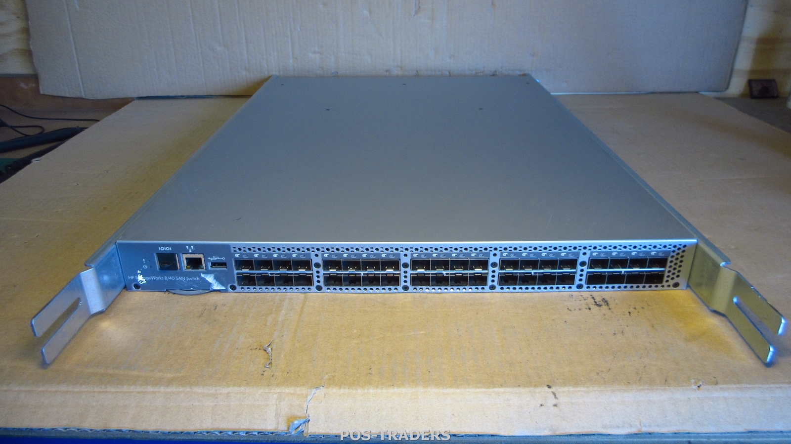 HP AM869A 492293-00 StorageWorks 8/40 8Gbs 40-Port FC SAN Switch 2x PSU + RM