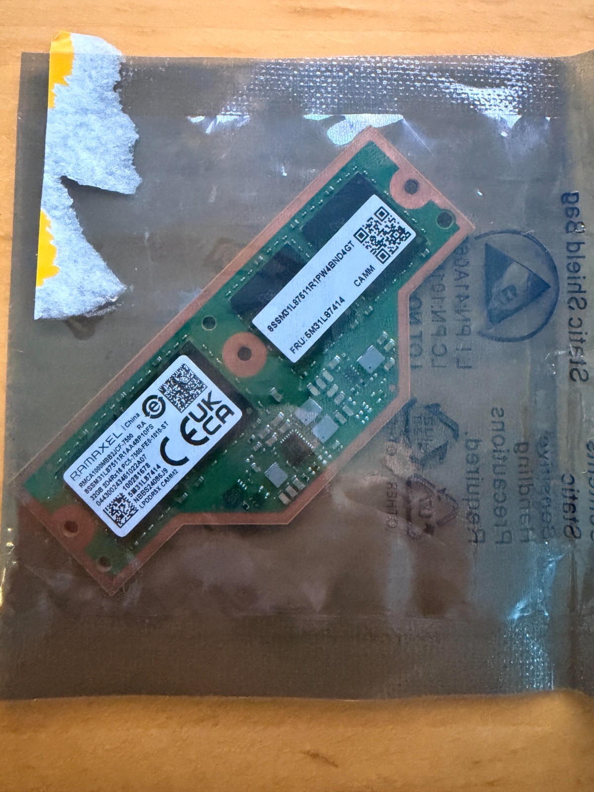 32GB LPCAMM2 (CAMM2) LPDDR5X 7500 Memory