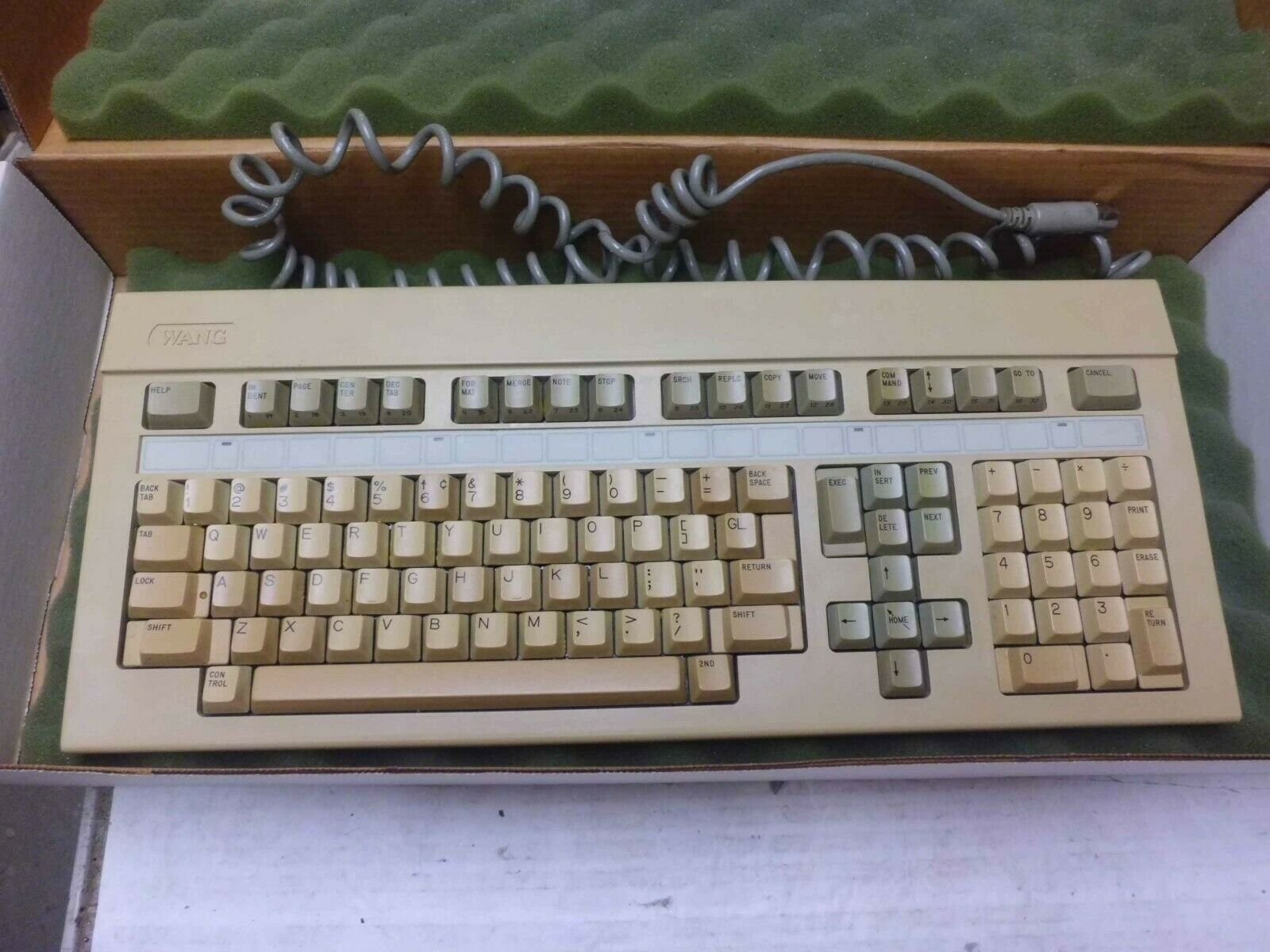 WANG 4230 Keyboard (MPN: 725-3099-US) - Computer Peripherals