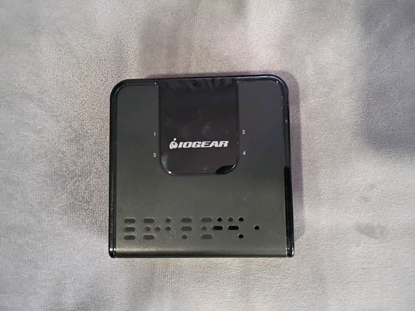 IOGEAR USB 3.0 Peripheral Sharing Switch  GUS434