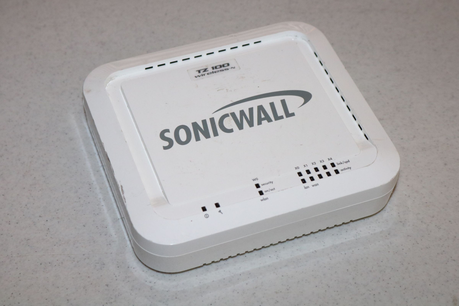 SONICWALL TZ100 APL22-80 Wireless N Used Working IZ