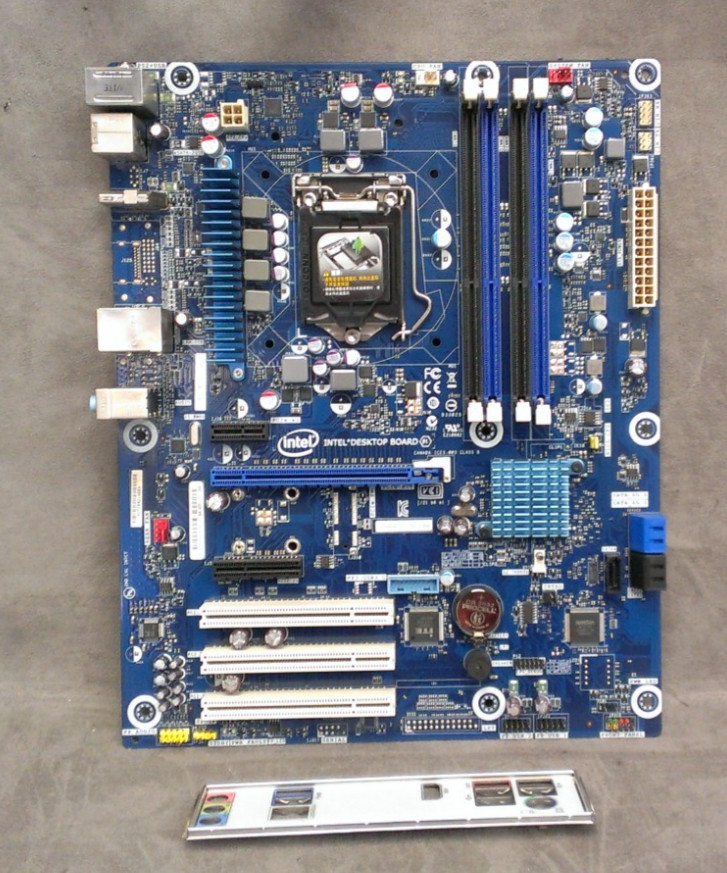 Intel DZ77SL-50K Z77 Media Series LGA1155 DDR3 ATX Motherboard & IO Plate