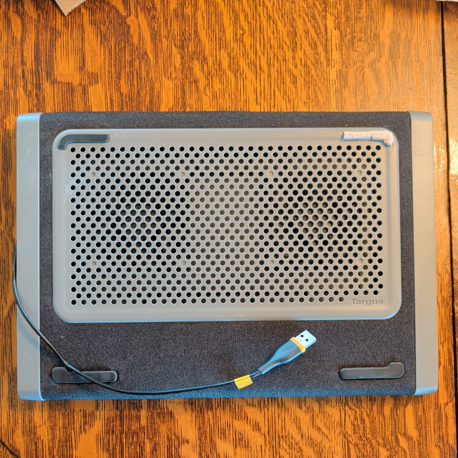 Targus Chill Mat USB-Powered 2-Fan Cooling Pad for 16 in Laptop Black/Gray