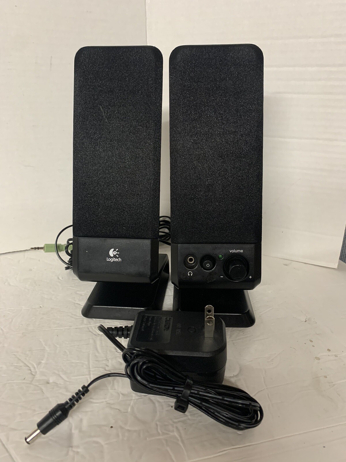 Logitech R-10 Multimedia Computer Audio Speakers 2 Speakers And Power Supply 