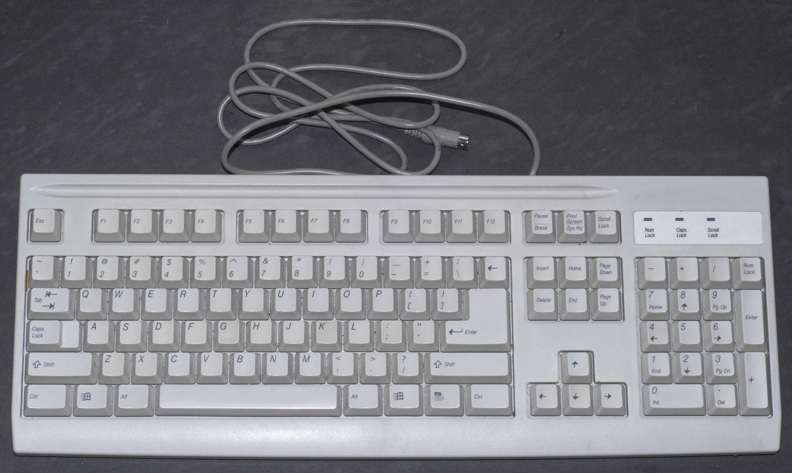 Vintage Mitsumi Electronics KFKEA4XT Wired Keyboard PS/2