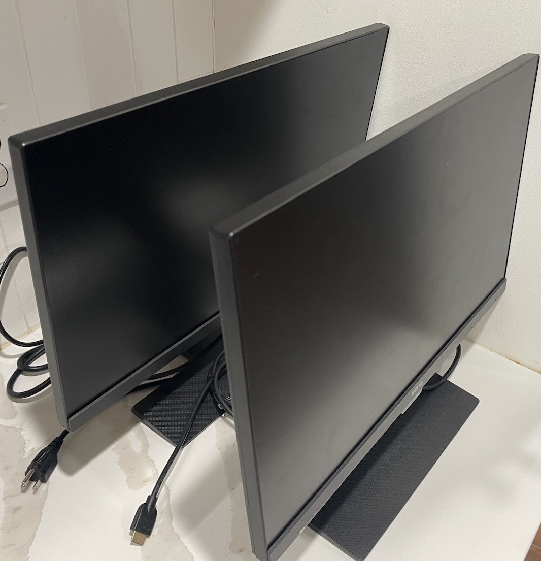 BenQ 23-24.9" Flat Monitor 16:9 w/ Stand & Video Cables Black