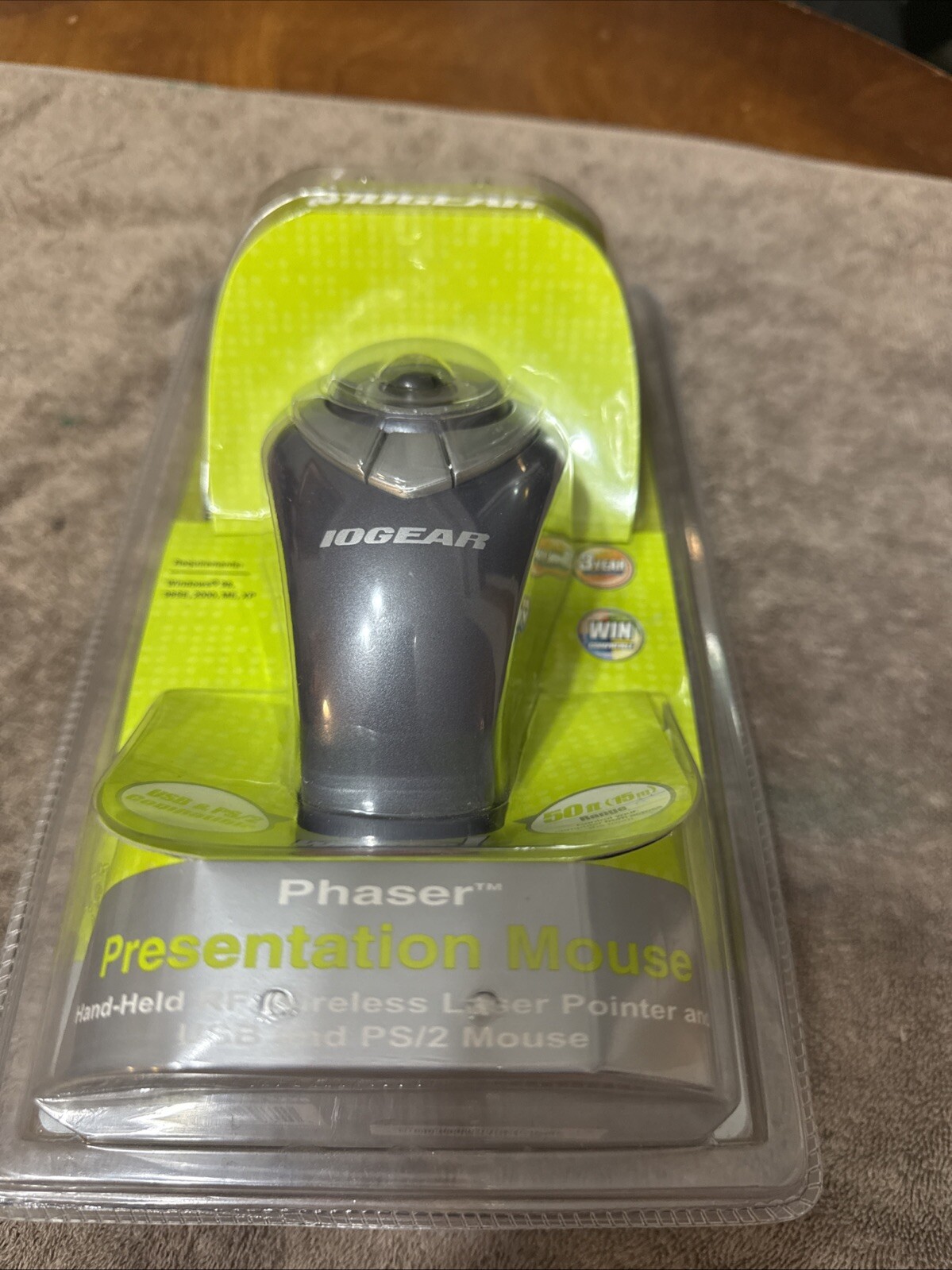 Iogear Phaser Hand-Held RF Wireless Mouse with Laser Pointer