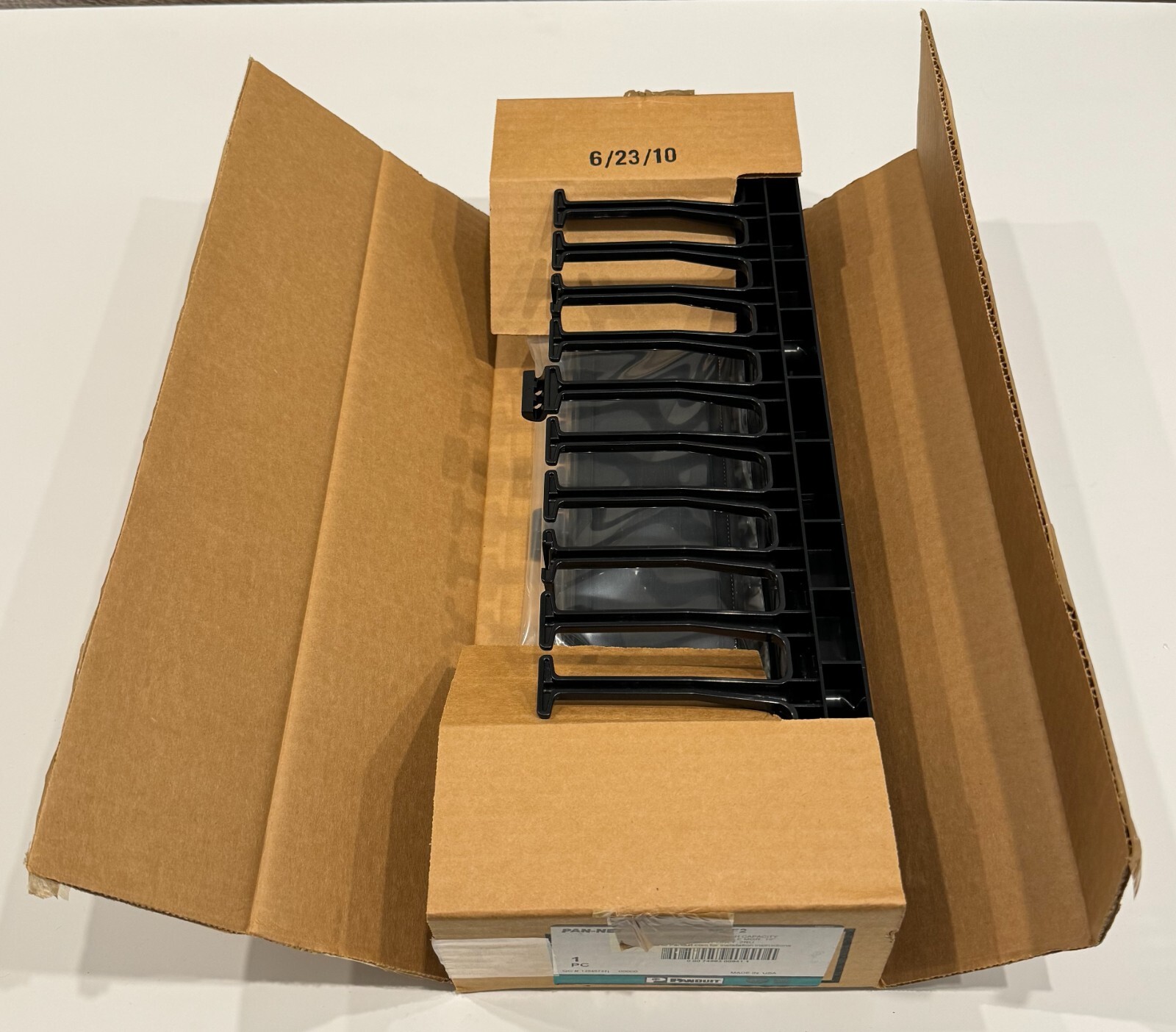 PANDUIT PAN-NET NMF2 HIGH CAPACITY 19" HORIZONTAL CABLE MGR FRONT ONLY 2RU NEW