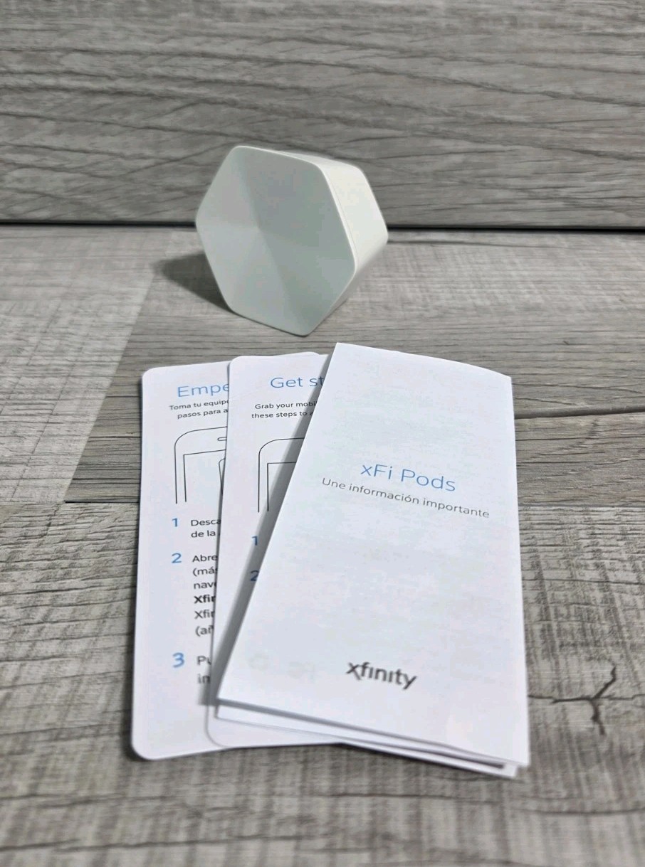 Xfinity Comcast xFi Pod 1st Gen WiFi Mesh Extender XE1-S Model A1A White Single