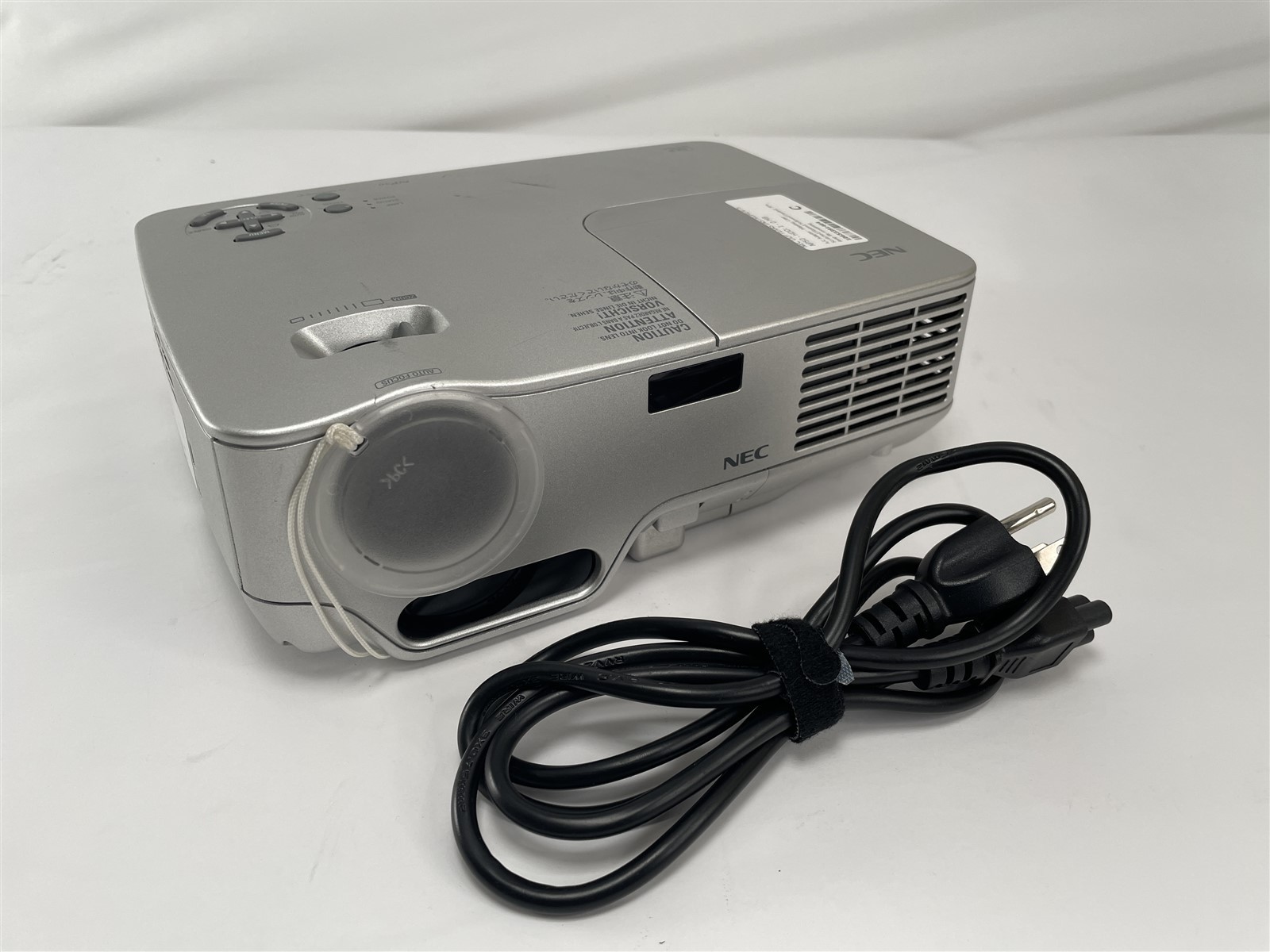 NEC NP50 DLP XGA 2600 Lumens 1024x768 Portable Projector - No Remote