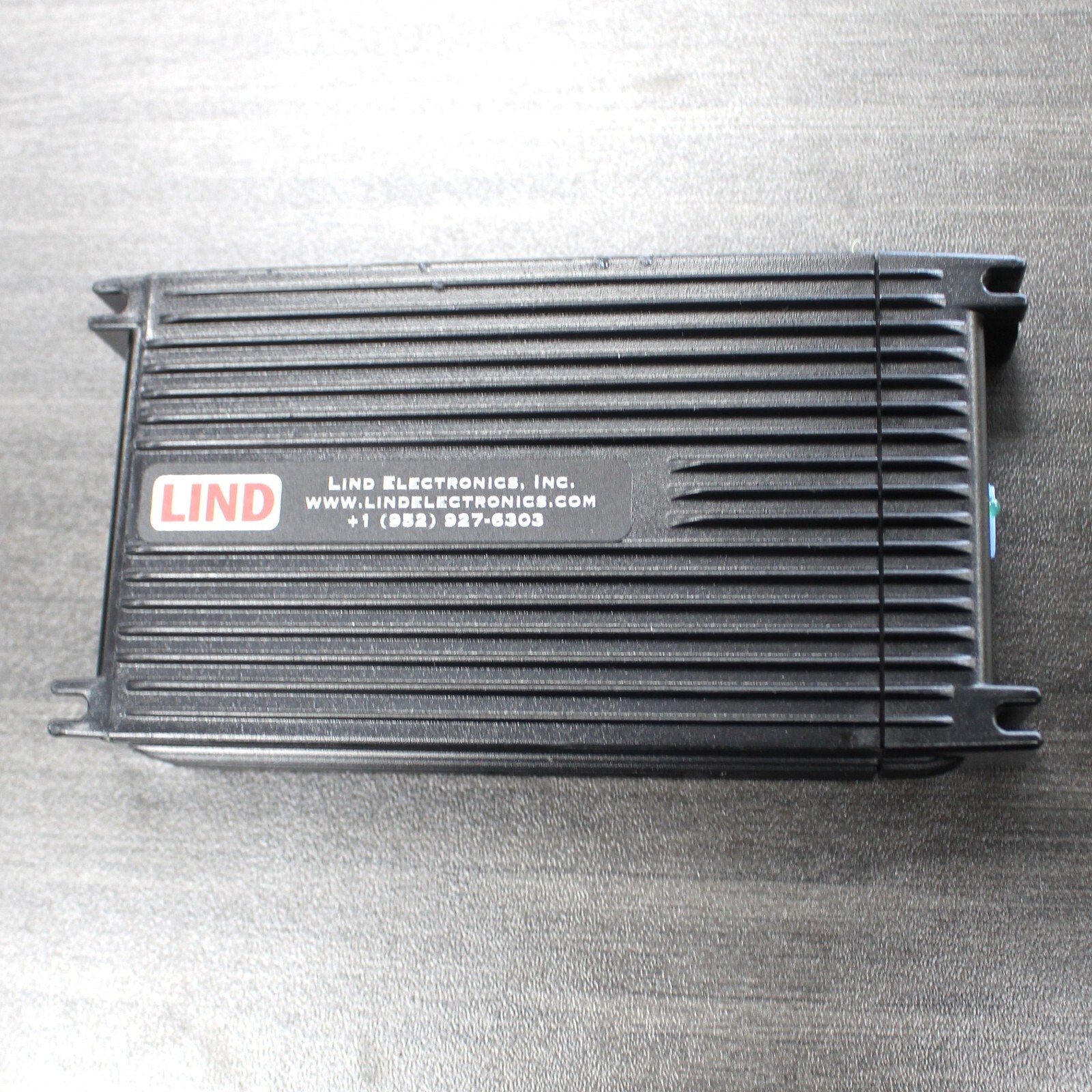 LOT OF 100, Lind Automotive Adapter DE2045-3274, 15A, Dell 90W Notebook Laptop