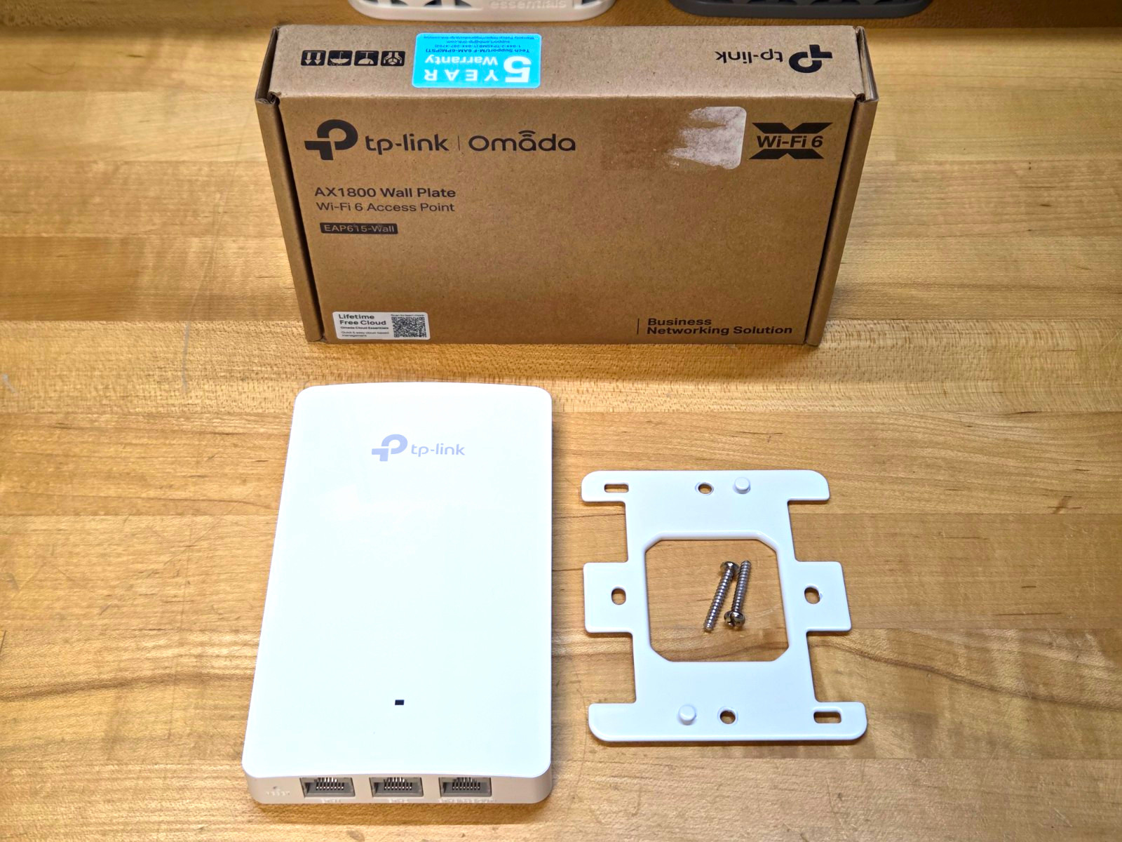 TP-Link Omada EAP615-Wall AX1800 Wi-Fi 6 Wall Plate AP, White, 4x GbE