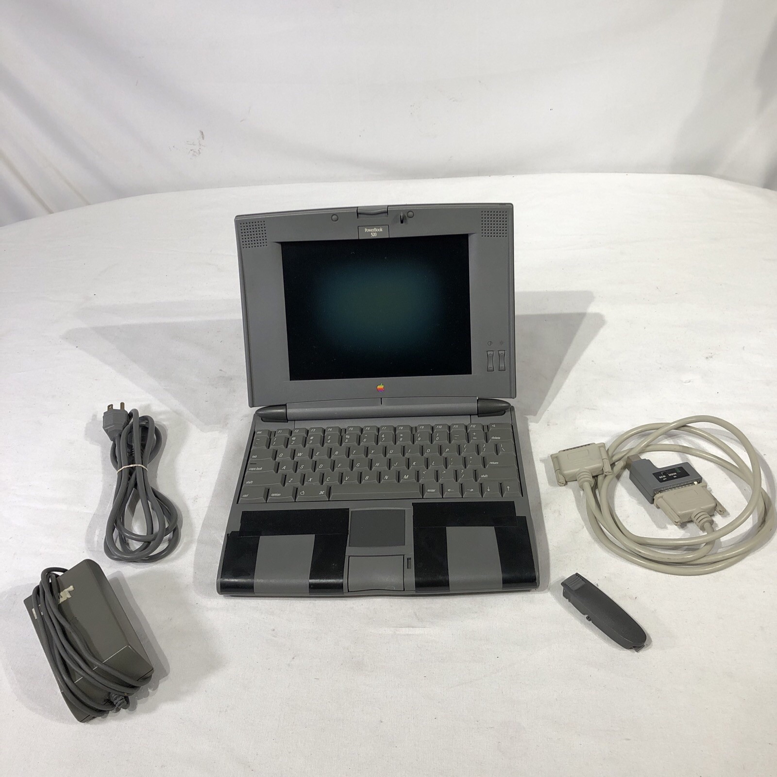 Apple Macintosh PowerBook 520 (500 Series) 90s Vintage Computer