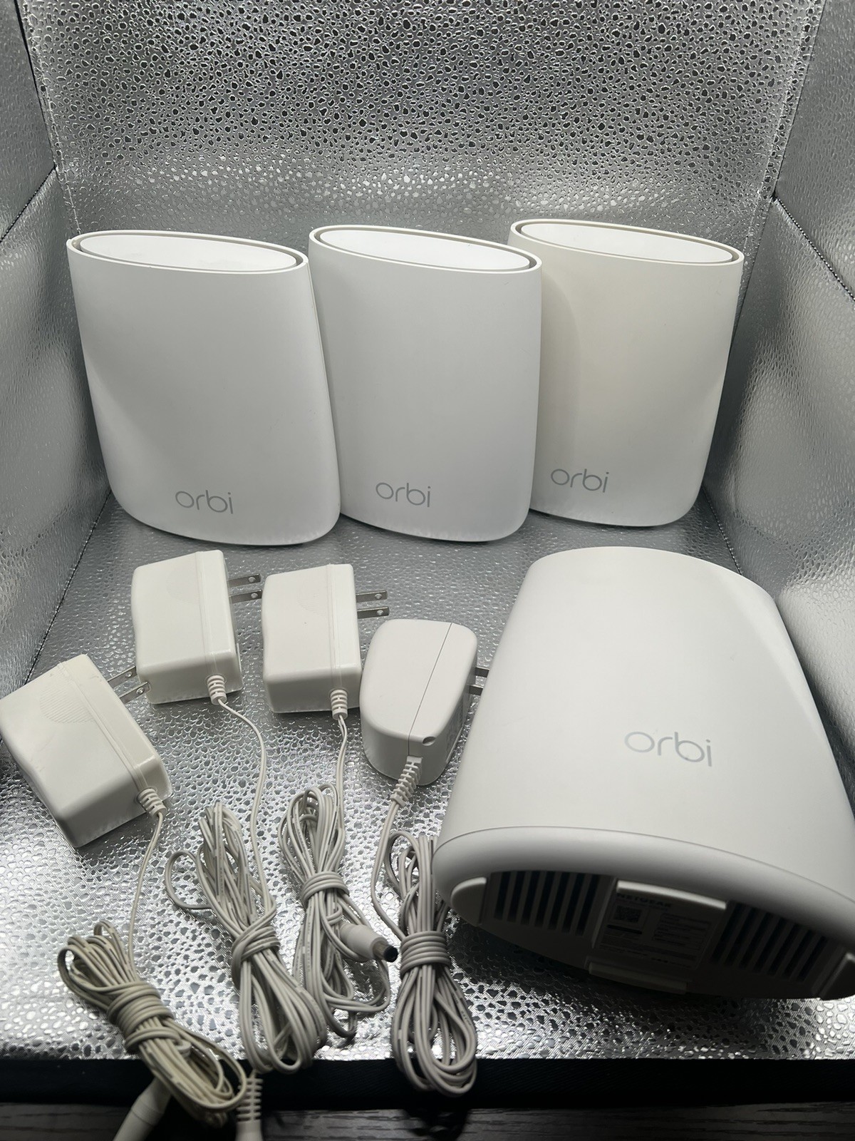 NETGEAR Orbi RBR40 Router W/ 3 RBS20 Satellites Mesh WiFi System White