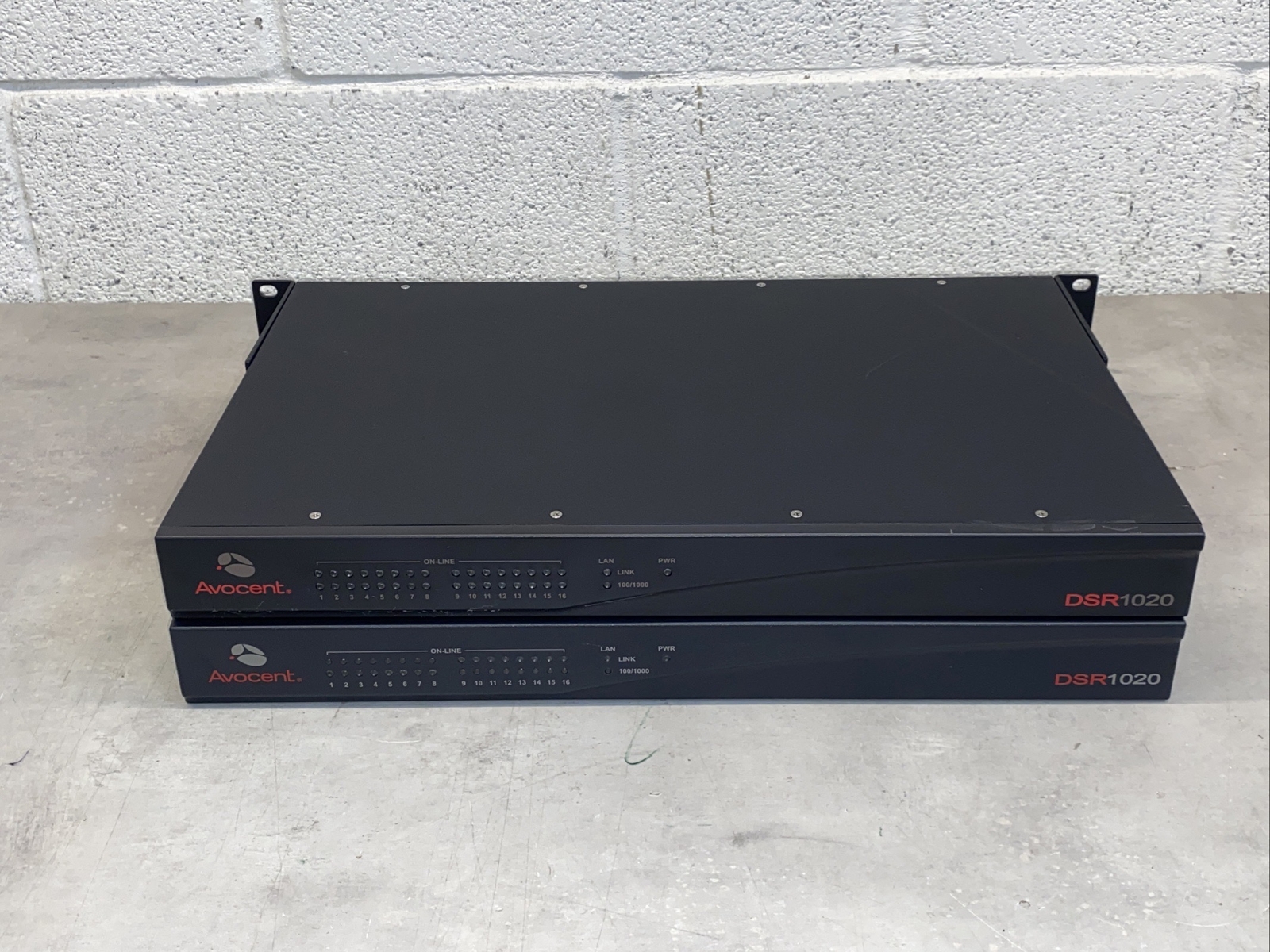 Lot of 2 - Avocent DSR1020 Series 16-Port Rack-Mountable KVM Switch