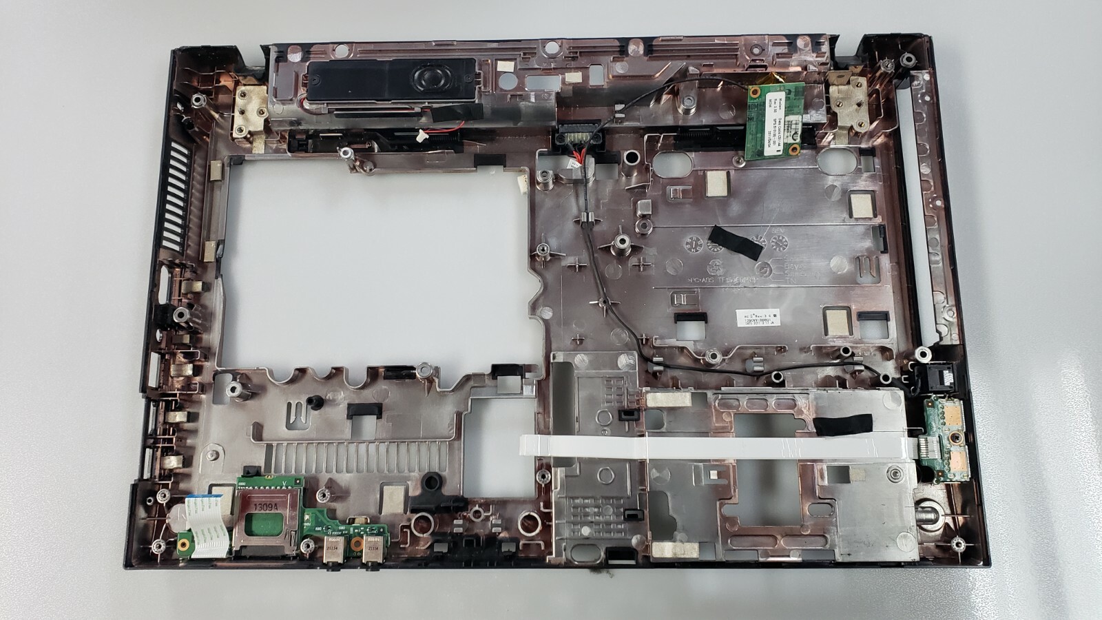 HP 620 lower case with other connectors 