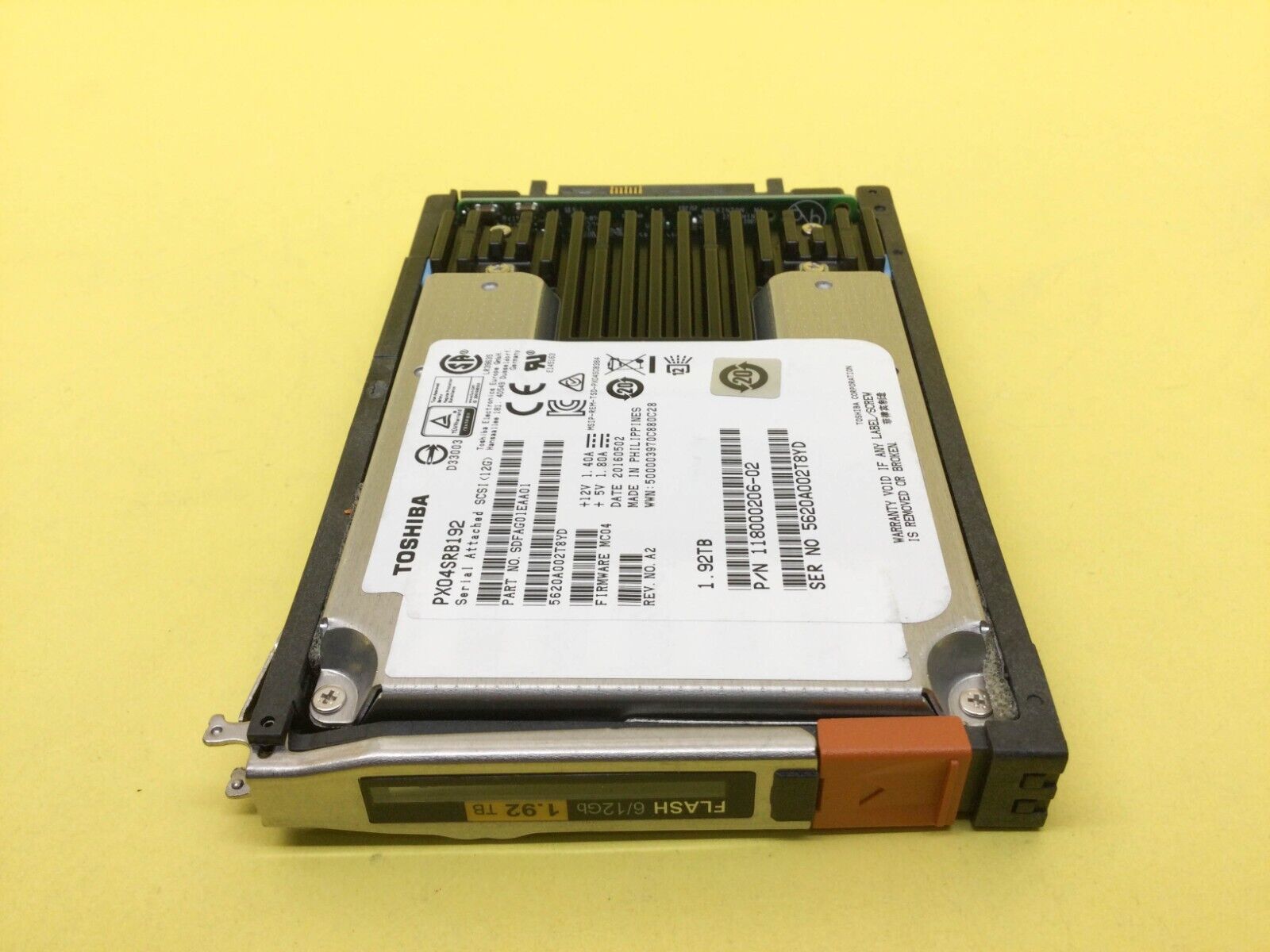 005051755 EMC Toshiba 1.92TB SAS 12Gb/s 2.5IN SSD PX04SRB192 with Tray