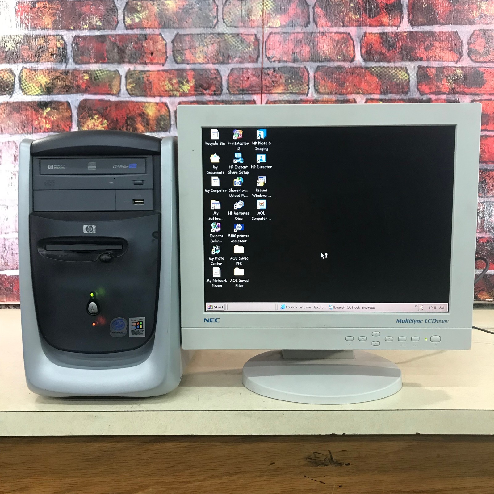 HP Pavilion XG843 PC Retro Gaming Celeron 800MHz 128MB RAM (Windows ME)