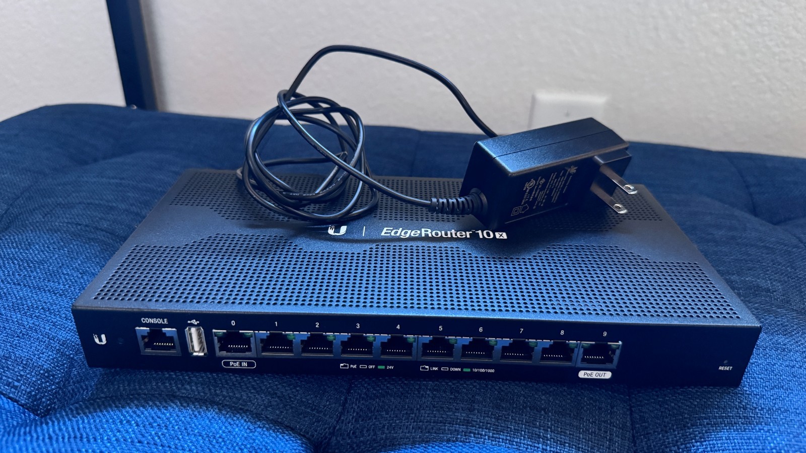 Ubiquiti Networks EdgeRouer-10X 10-Port High-performance Gigabit Router