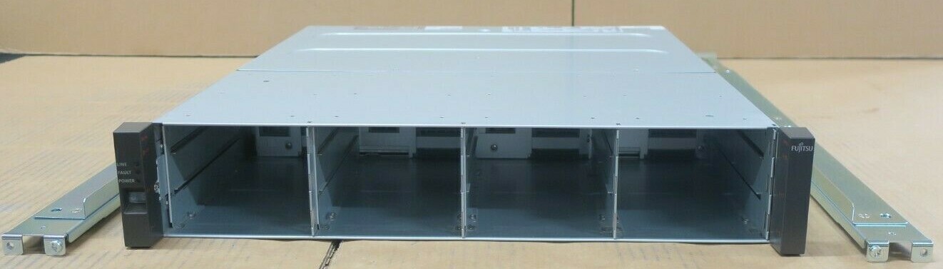 Fujitsu ETERNUS CS800 S5 Extension Array 2x IOM6 Control 12x 3.5" SAS Bay 2x PSU