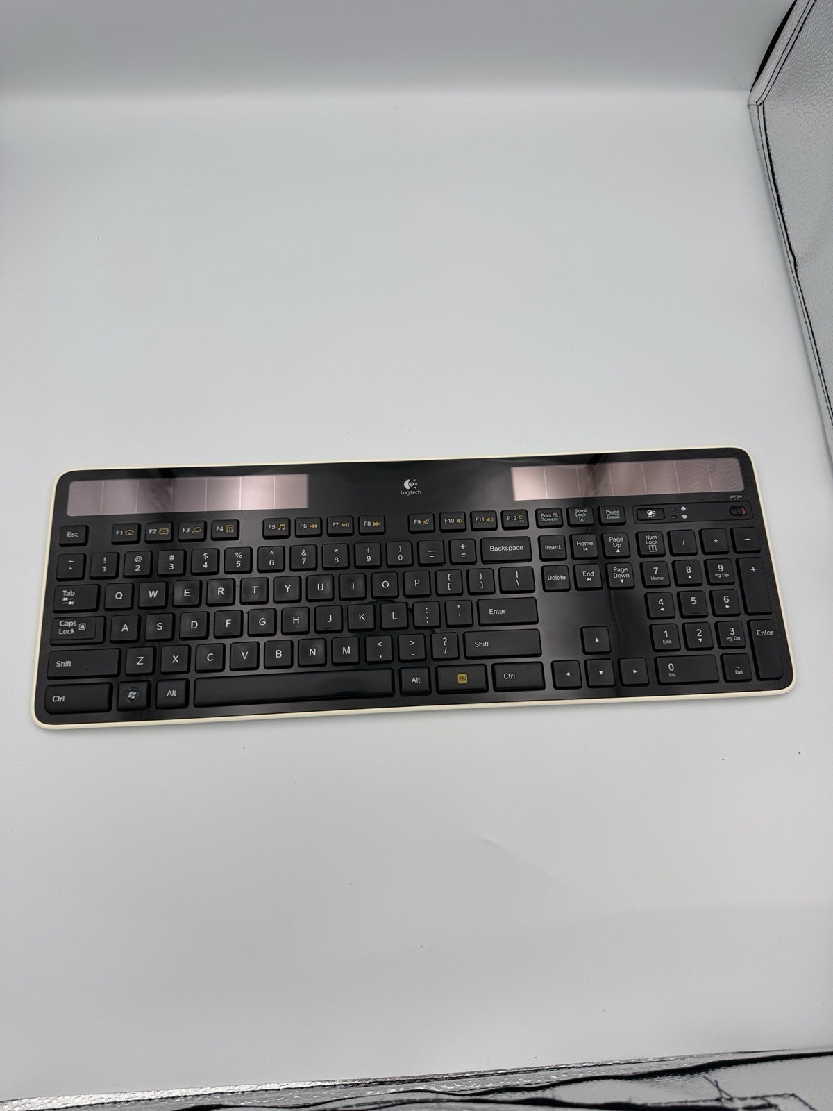 Logitech K750 Wireless Solar Keyboard -w/ Dongle Included Brand New Battery