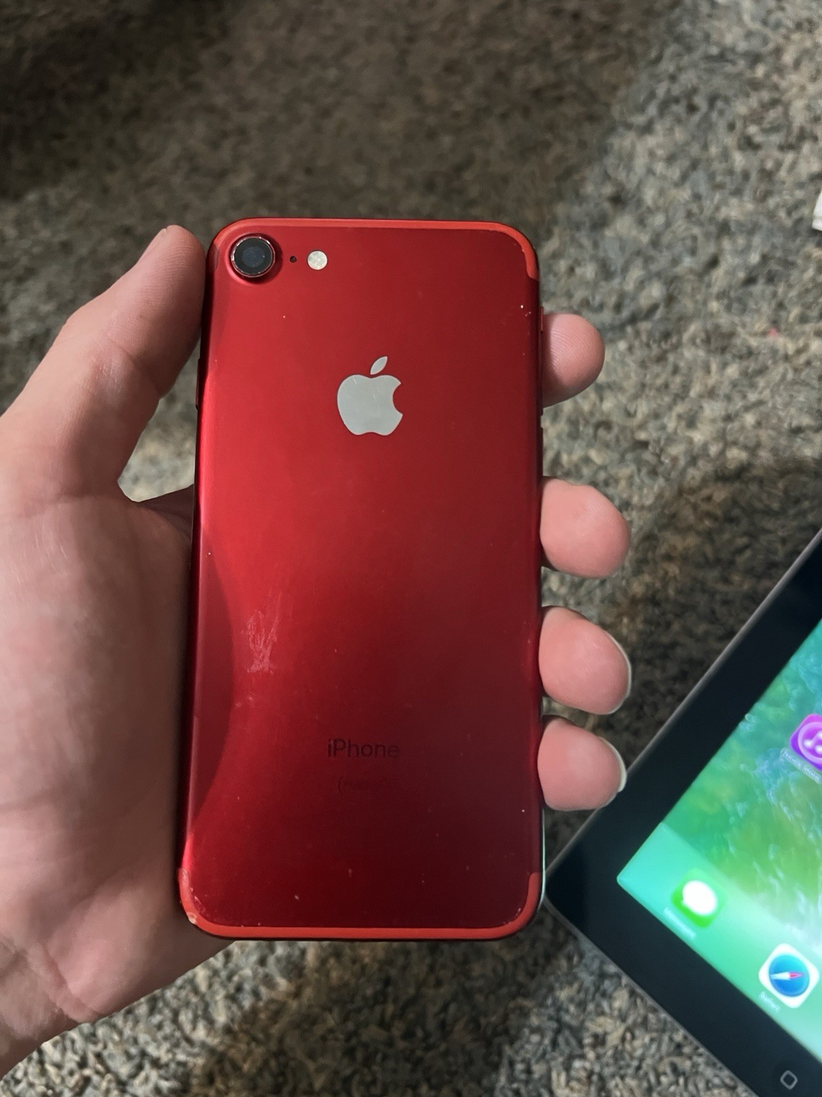 Apple IPhone 7 Jailbroken Palera1n rootful read with iPad and speaker.