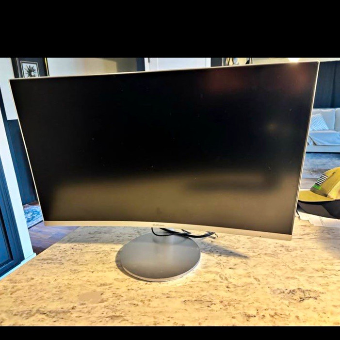 Samsung C27F591FD 27in Curved LCD Monitor FHD 1920x1080 HDMI Silver/White