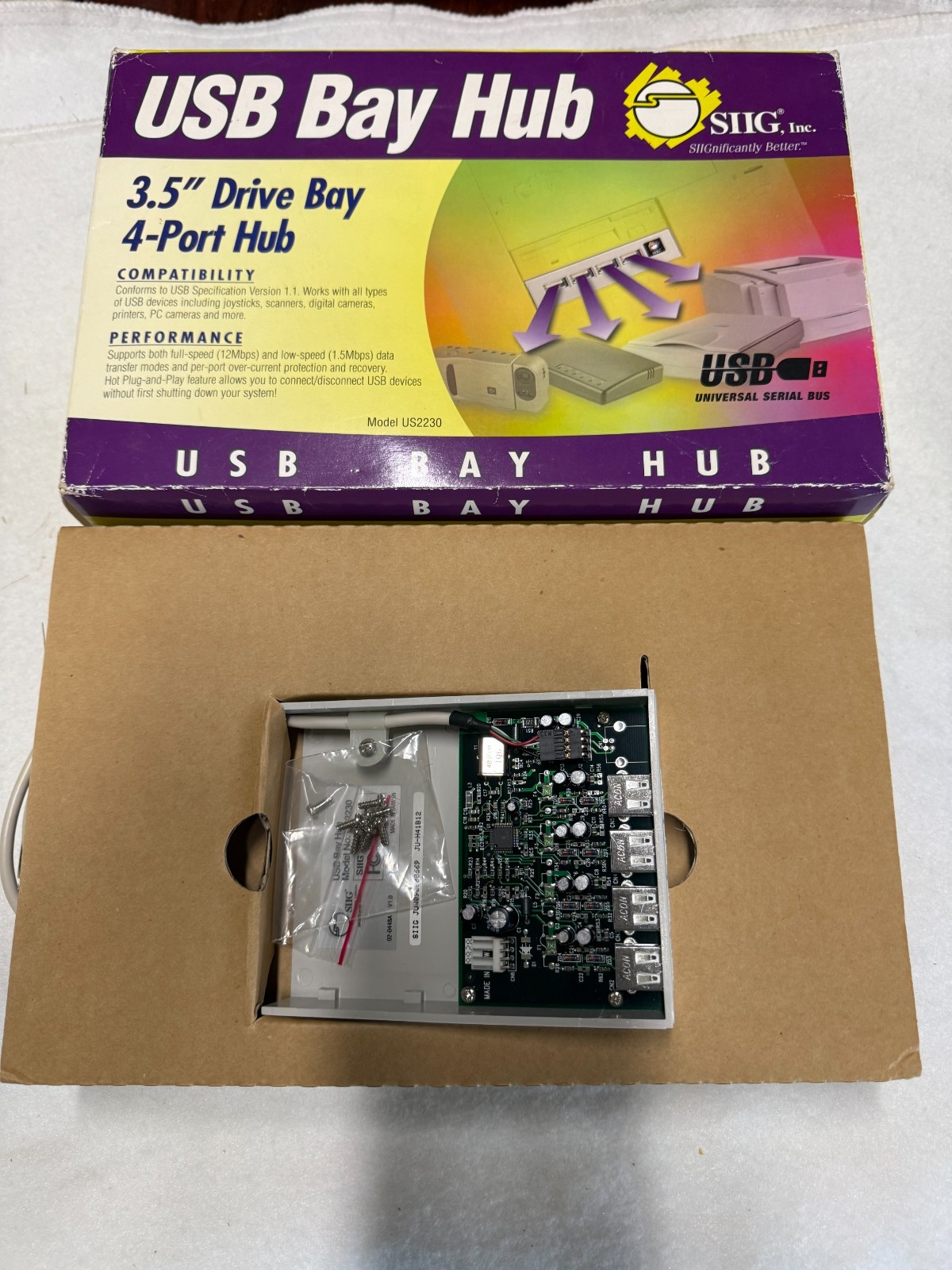 Vintage SIIG Inc. USB 4-Port 3.5" DRIVE BAY HUB US2230-Version 1.1