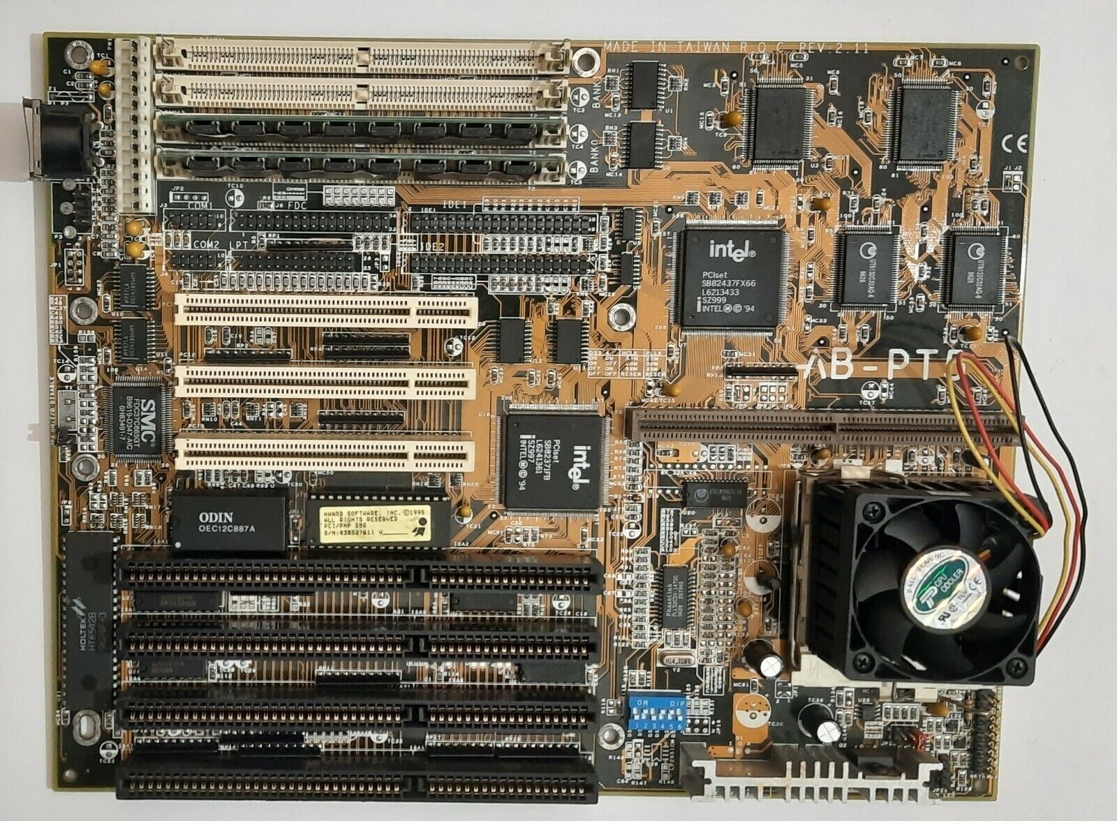 ABIT AB-PT5 ISA Socket 7 Retro Motherboard + Intel Pentium 133MHz + 32MB EDO RAM