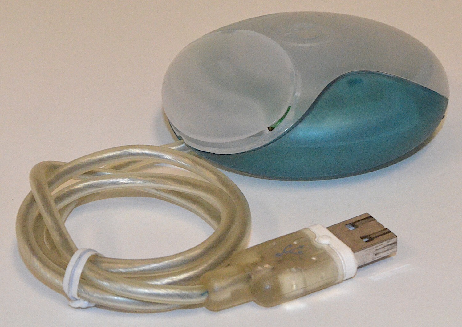 "Vintage" Apple Wired USB Mouse, Hockey Puck, Bondi *Used* M4848