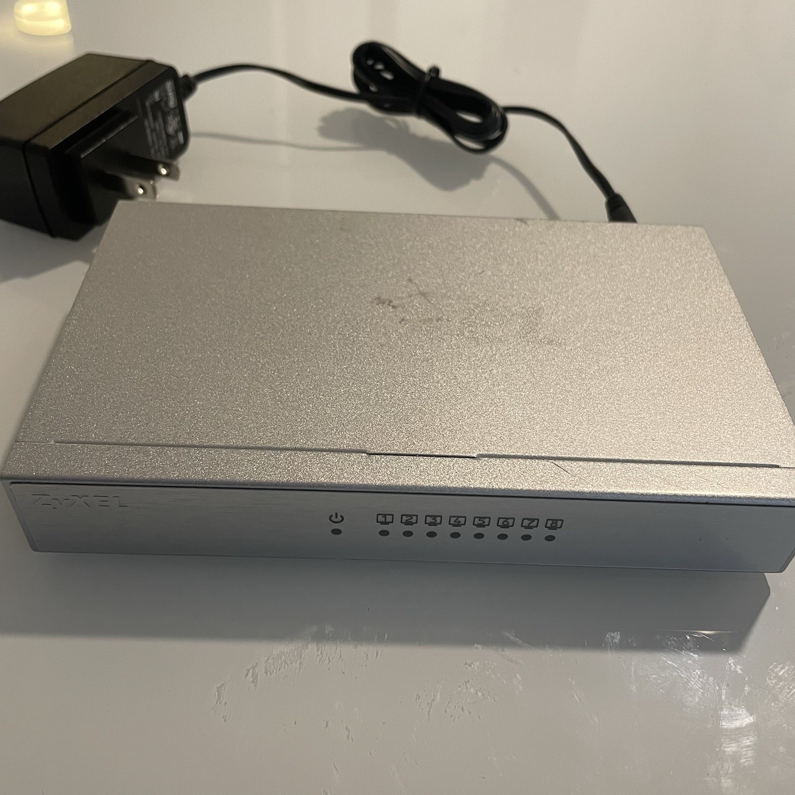 ZyXEL GS-108B v2 8-port Desktop Gigabit Ethernet Switch w/ Power Adapter