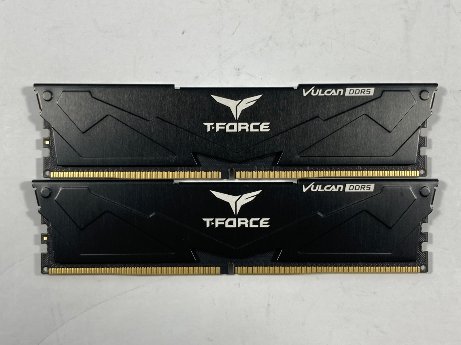 Team Group Vulcan 32GB (2 x 16) DDR5 RAM UDIMM 6000MHz Computer Memory