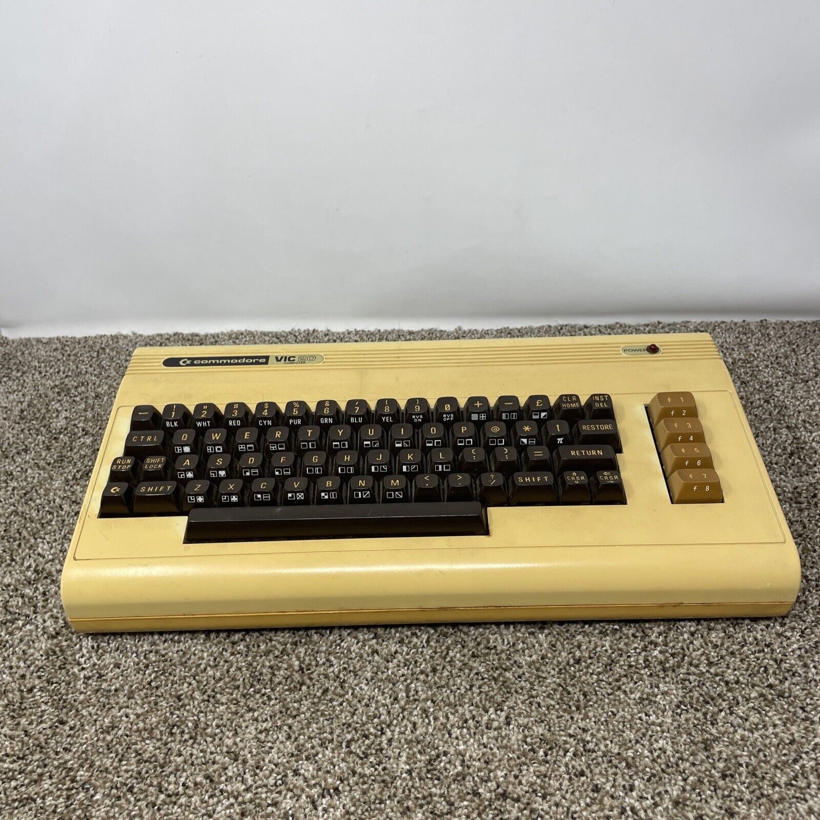 Vintage Commodore VIC 20 Computer For Parts Or Repair Read