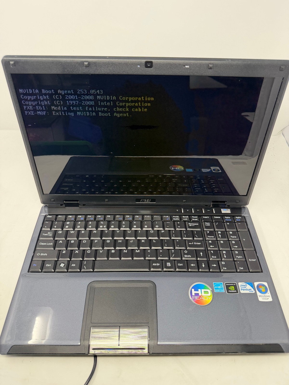 Micro-Star International CR600 Pentium Dual-Core T4300 4GB 8200M G No HD
