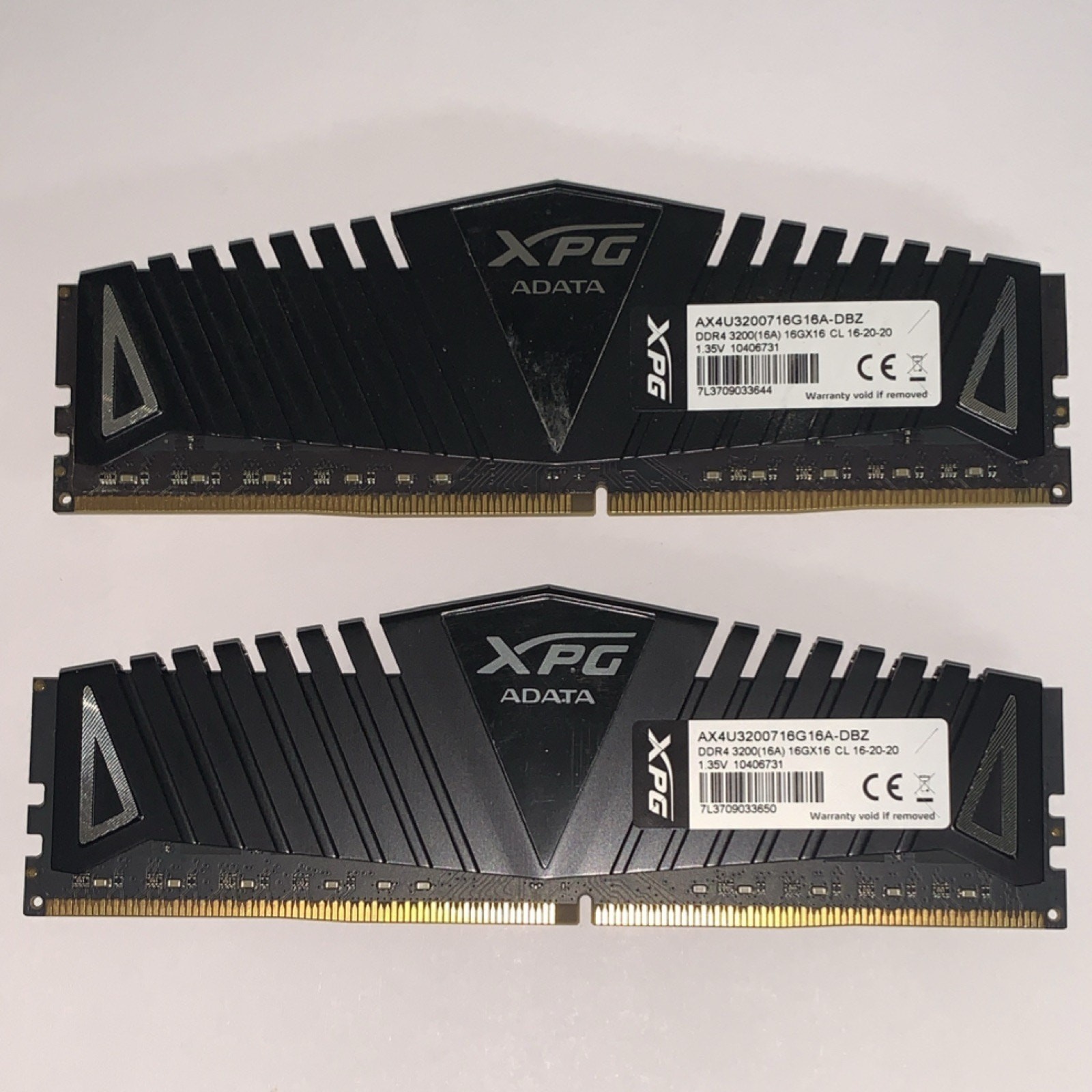 ADATA XPG DDR4 DIMM 32GB (2x16GB) 3200 RAM AX4U3200716G16A-DBZ 288-Pin