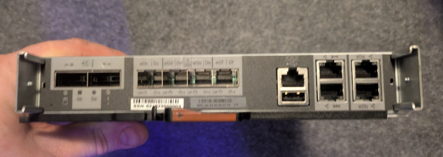 NetApp DS2246 111-01324+E3 Controller - UNTESTED / AS-IS