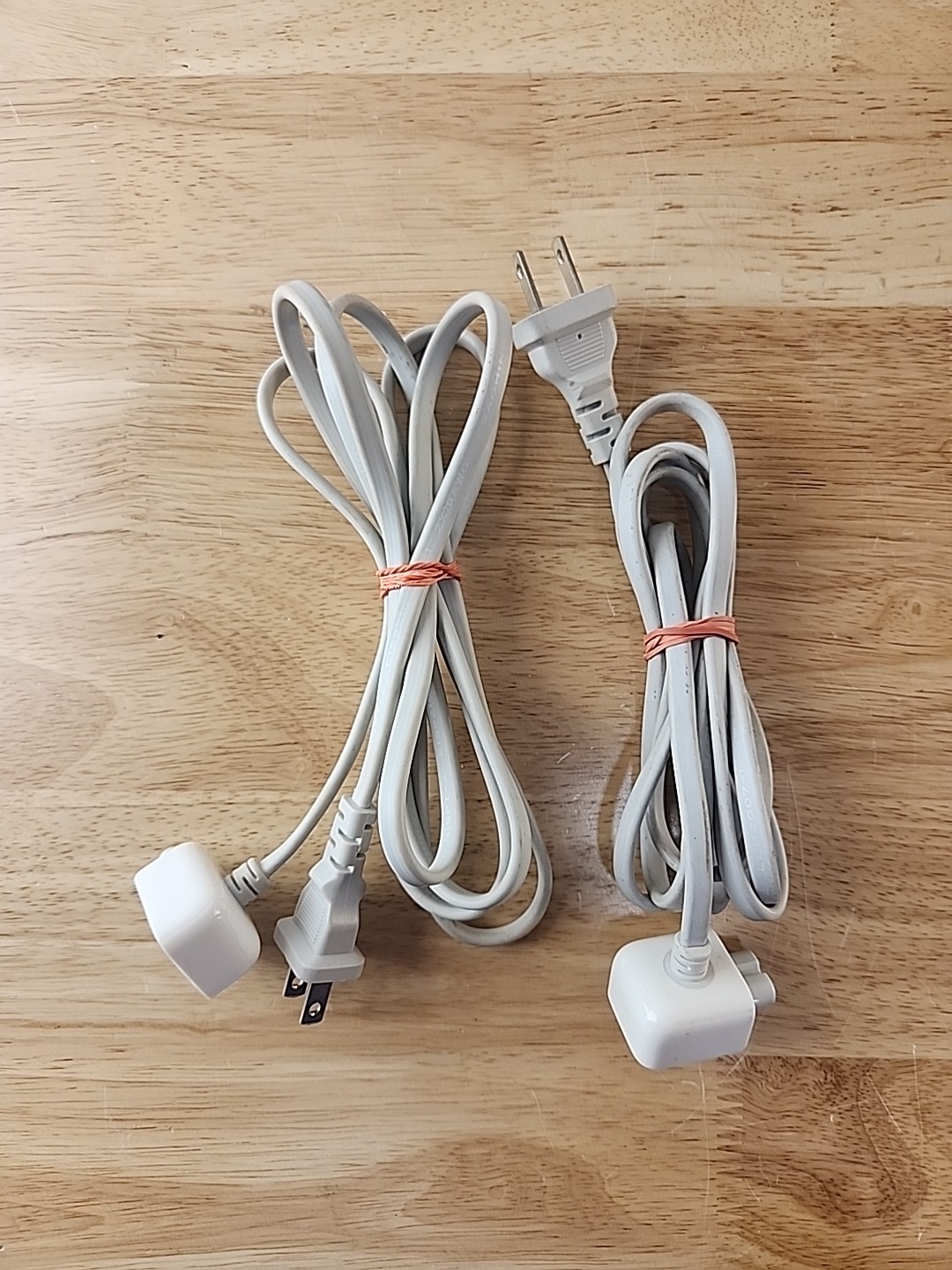 Lot of 2 Volex/Apple  APC7M AC Extension Power Cord 2.5A for Apple Macbook