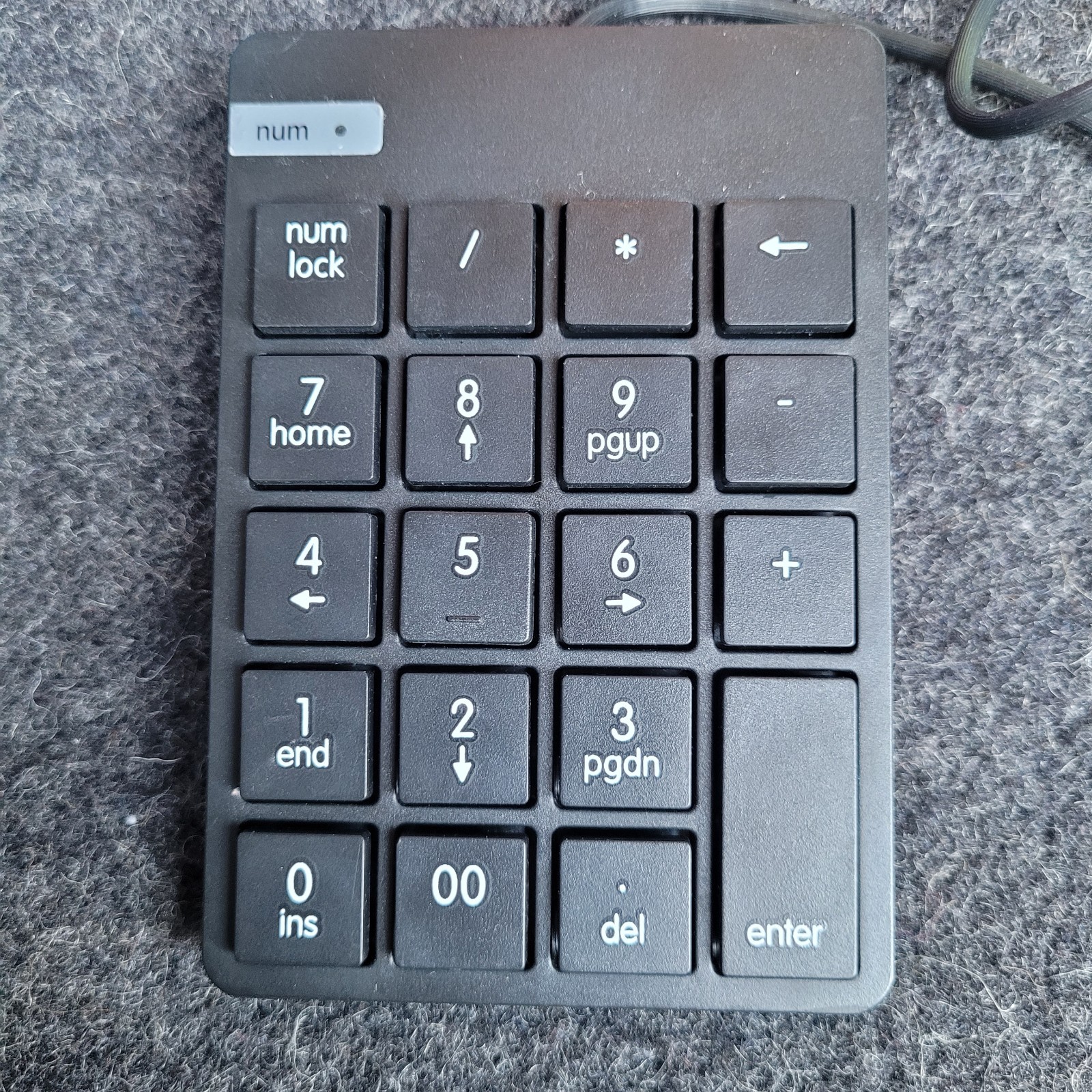 ONN USB  Numeric Portable Numpad Wired Keypad For Laptop Computer PC Black