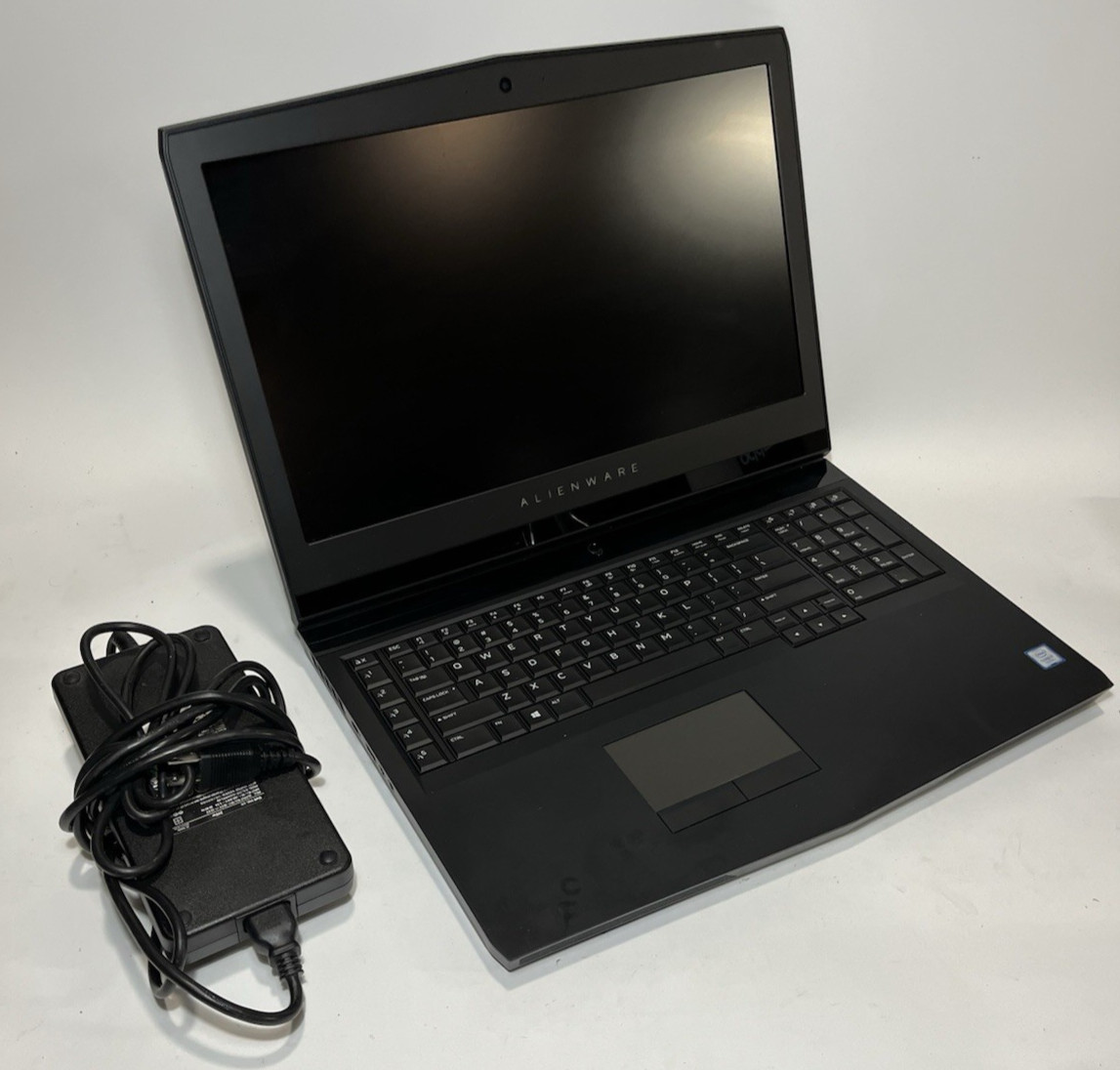 Alienware 17 R4 Laptop i7-7820HK @2.9GHz | 16GB | 512GB | GTX 1080 | W11P | READ