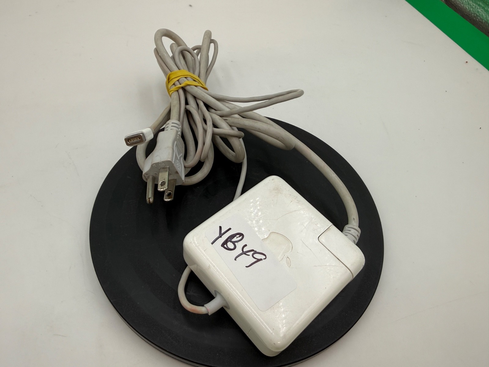 Original OEM Apple MacBook Pro MagSafe A1222 85W Power Adapter 18.5V 
