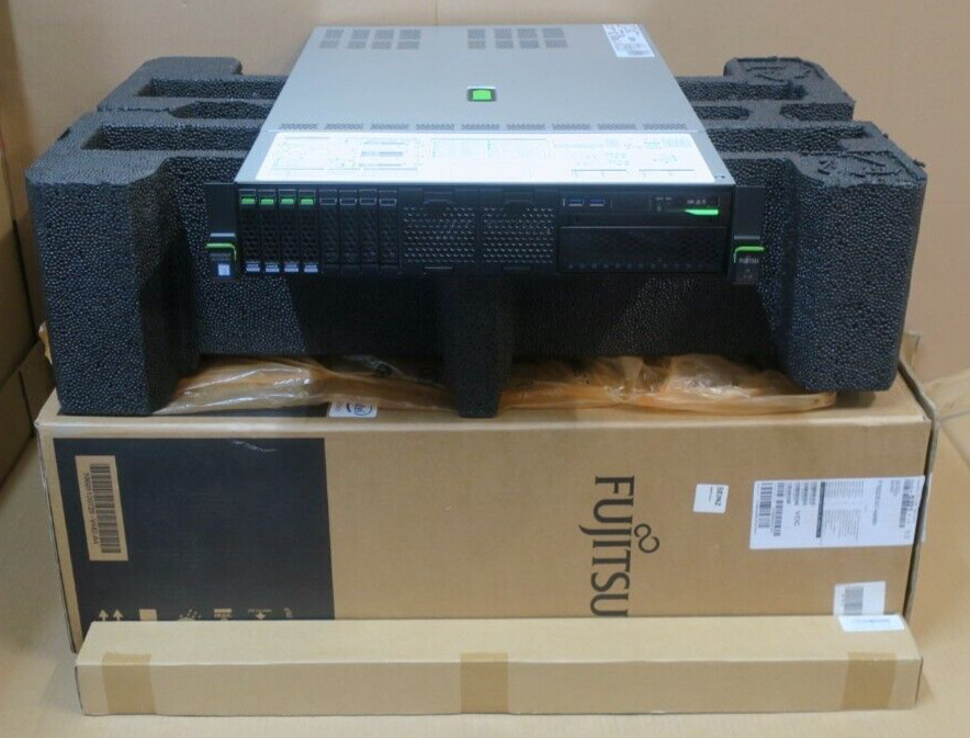 Fujitsu Primergy RX2520 M5 8C Silver 4208 32GB RAM 5x 240GB SSD 8-Bay 2U Server